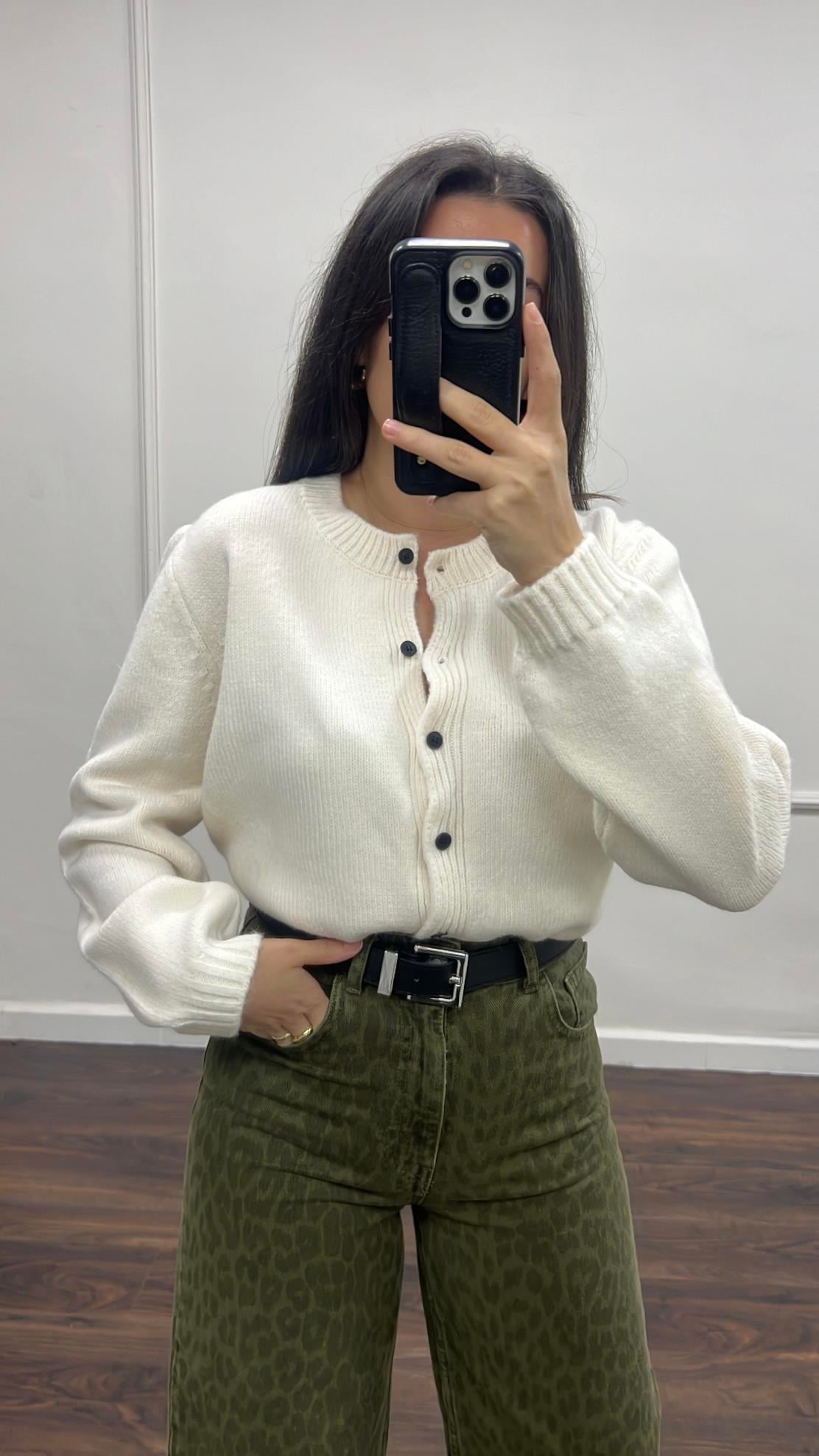 Ekru Mini Düğme Detaylı Basıc Hırka