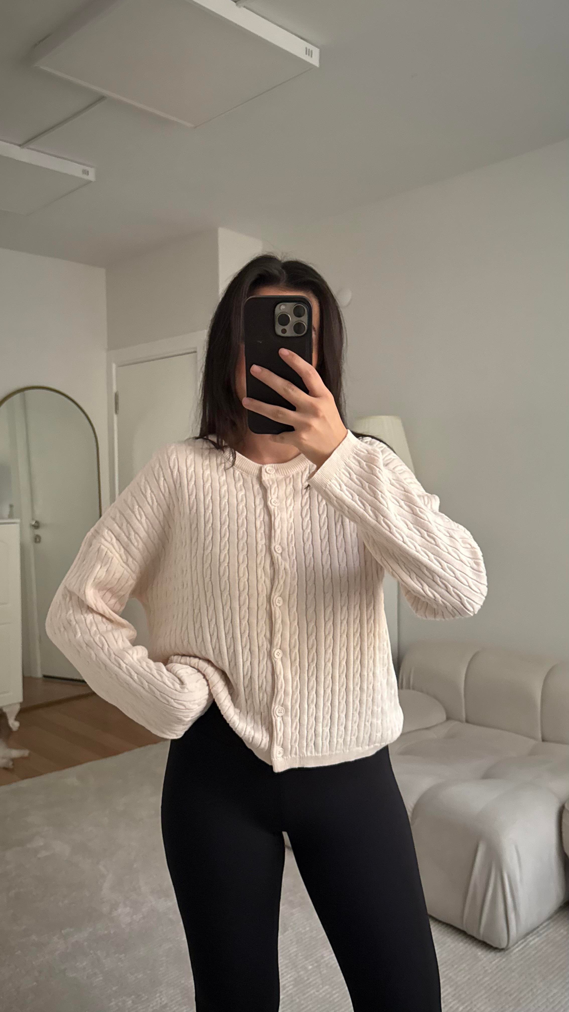 Ekru Saç Örme Premium Hırka