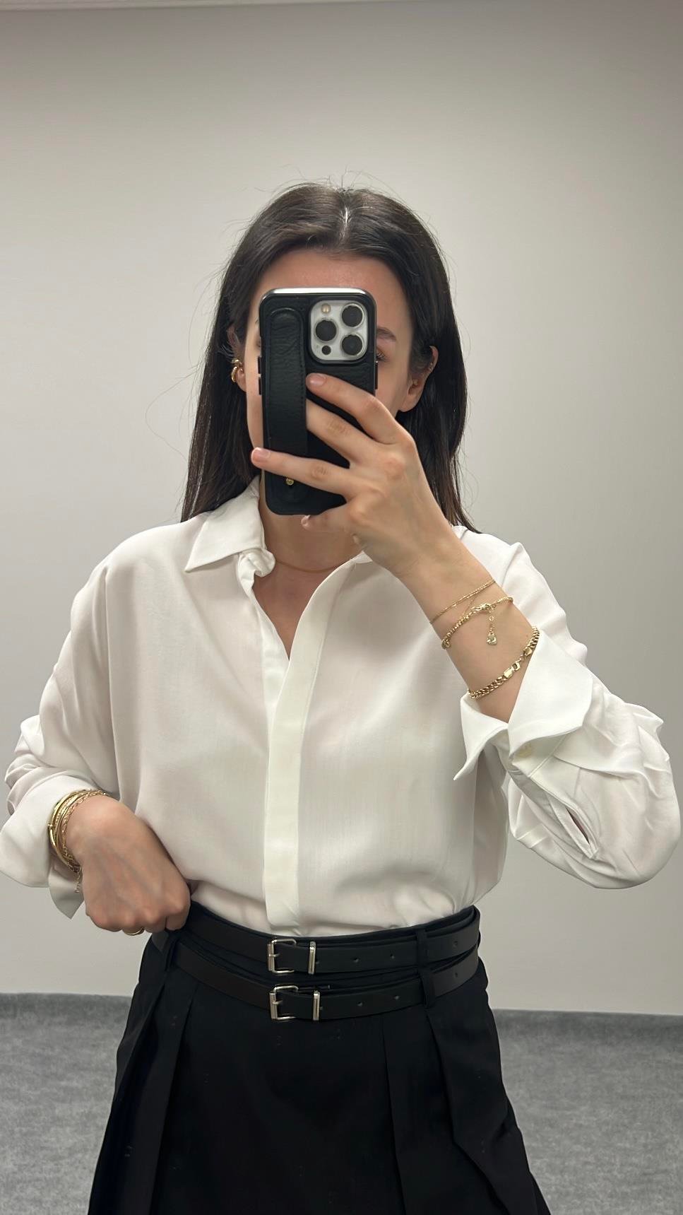 Go Beyaz İpeksi Gömlek