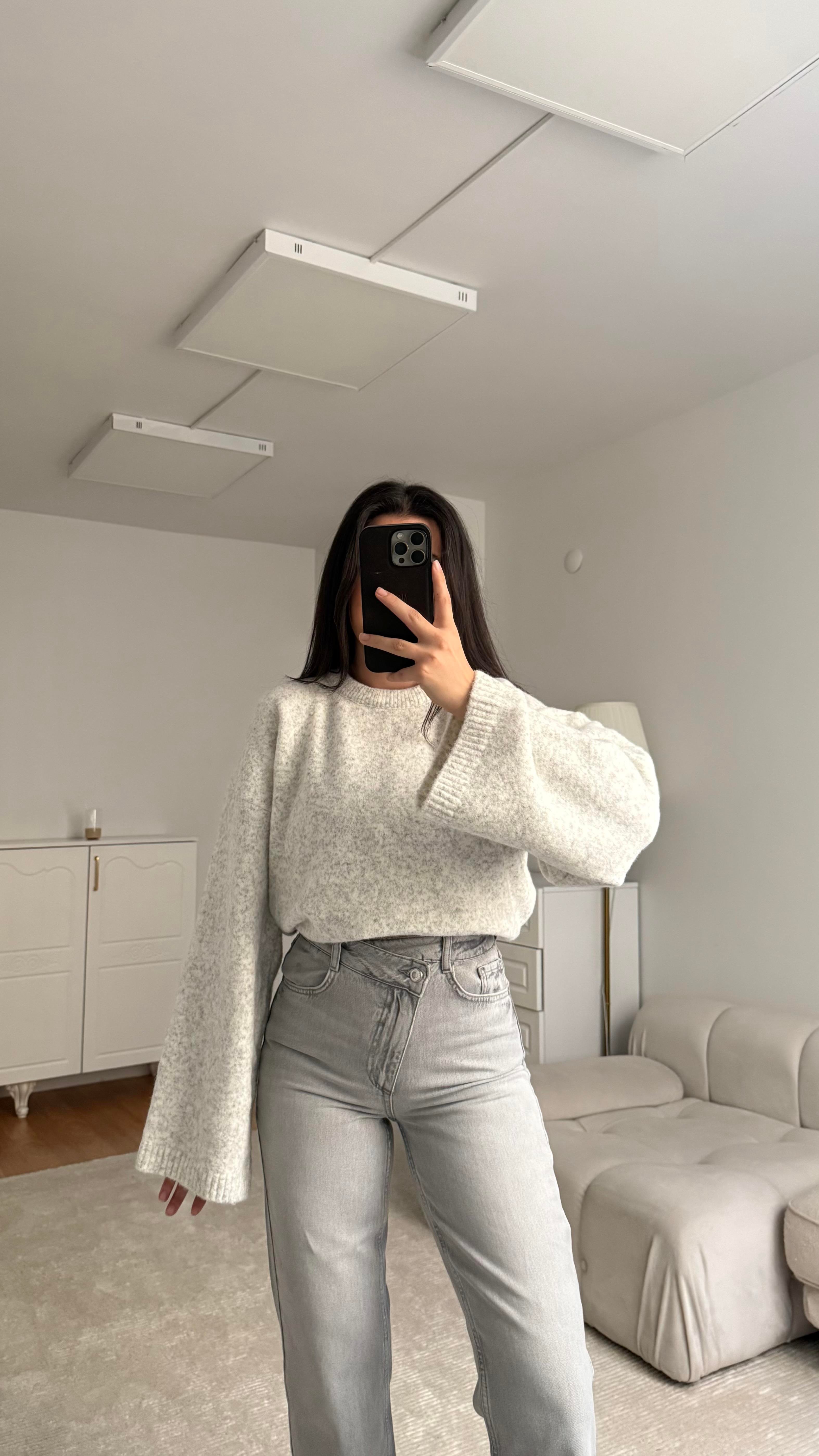 Gri Beyaz Oversize İspanyol Kol Triko Kazak