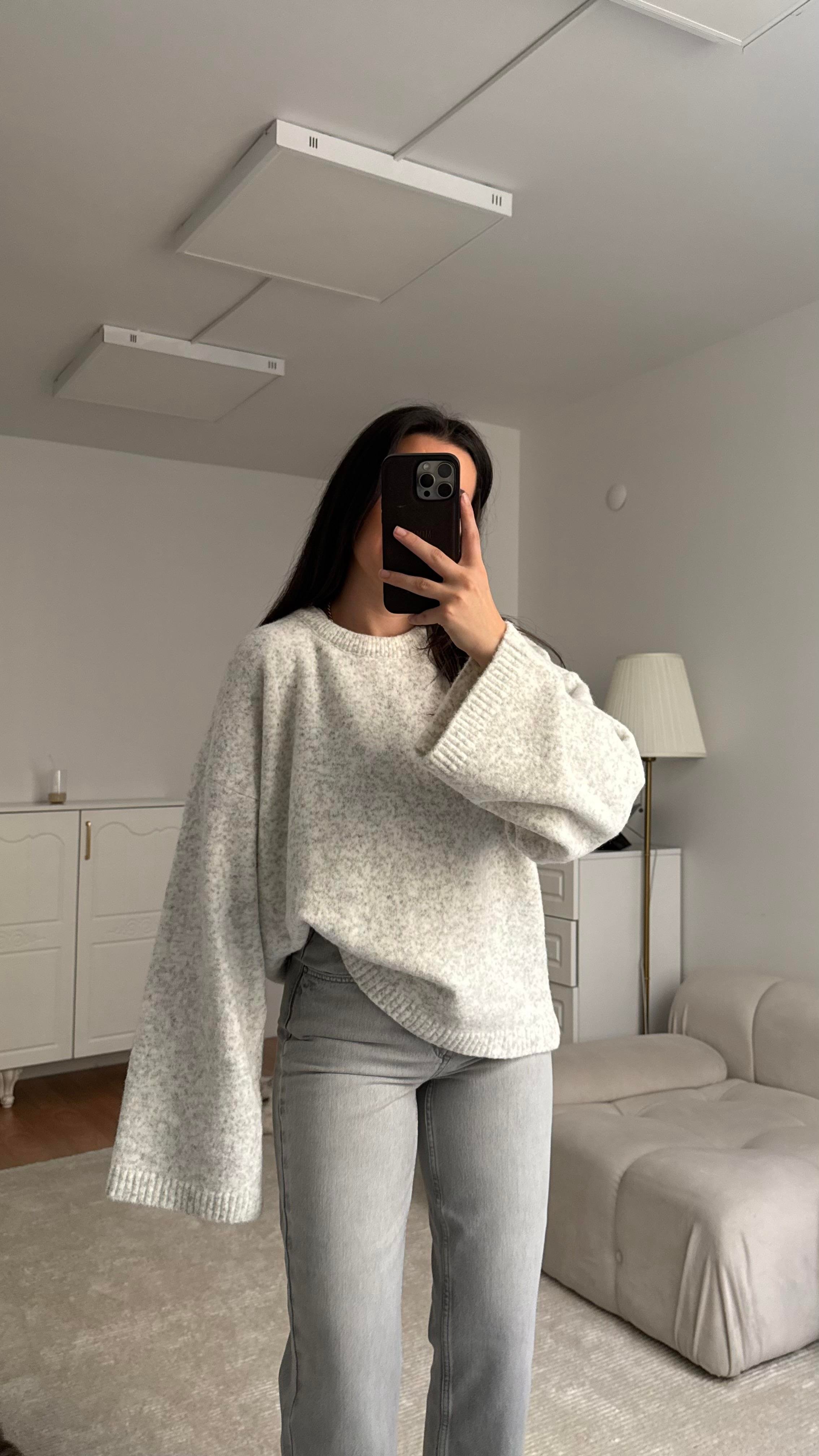 Gri Beyaz Oversize İspanyol Kol Triko Kazak