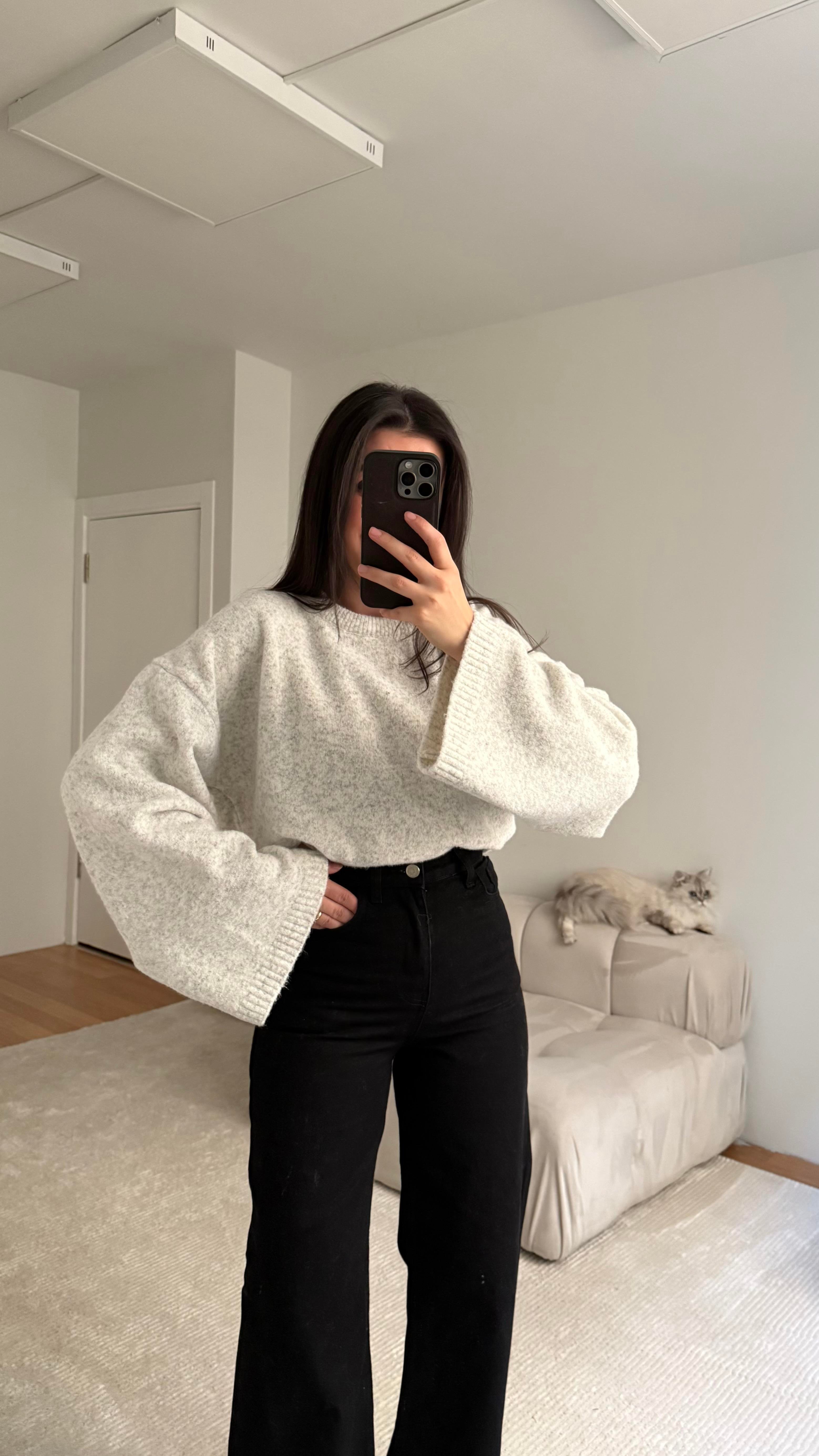 Gri Beyaz Oversize İspanyol Kol Triko Kazak