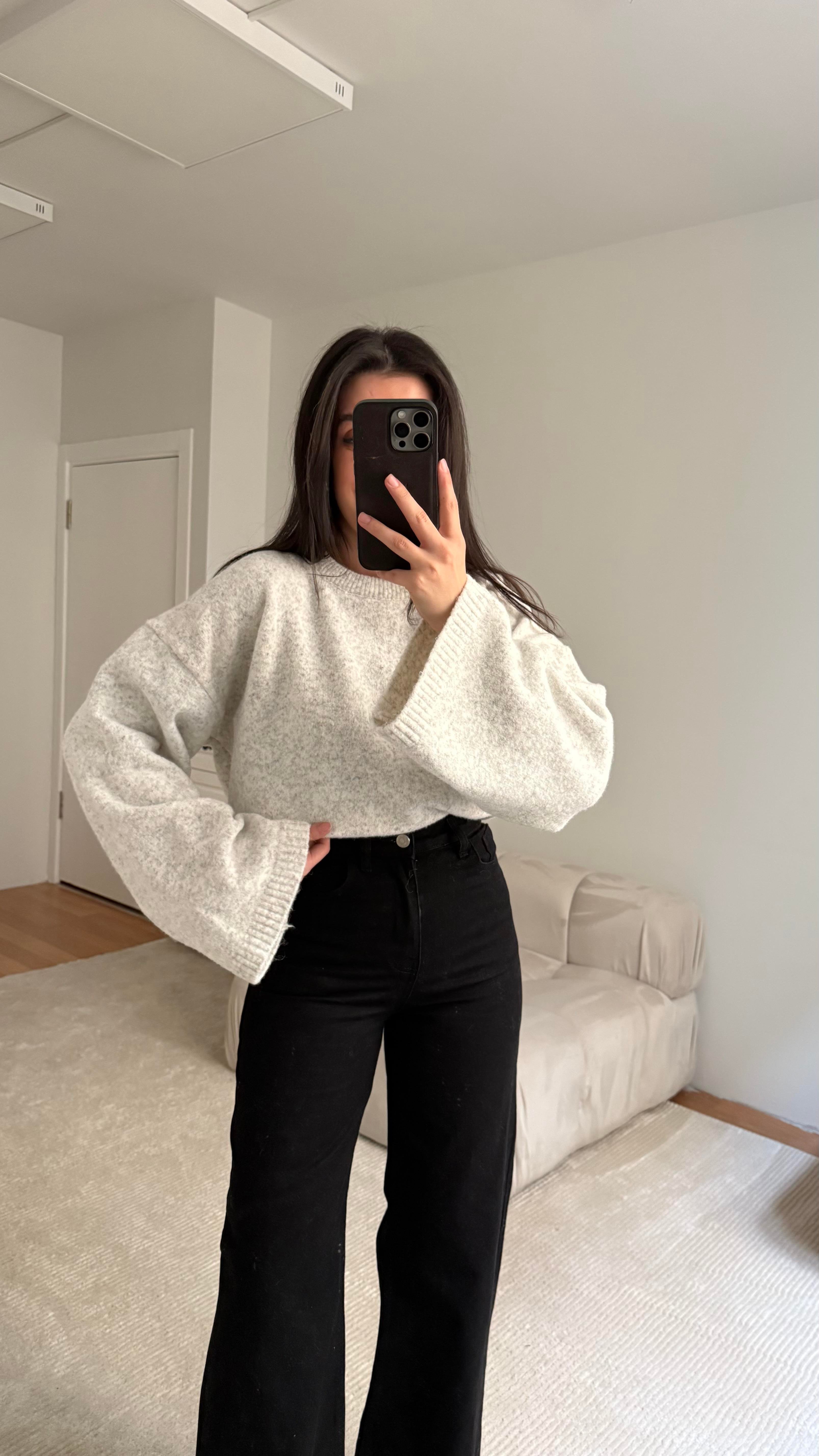 Gri Beyaz Oversize İspanyol Kol Triko Kazak