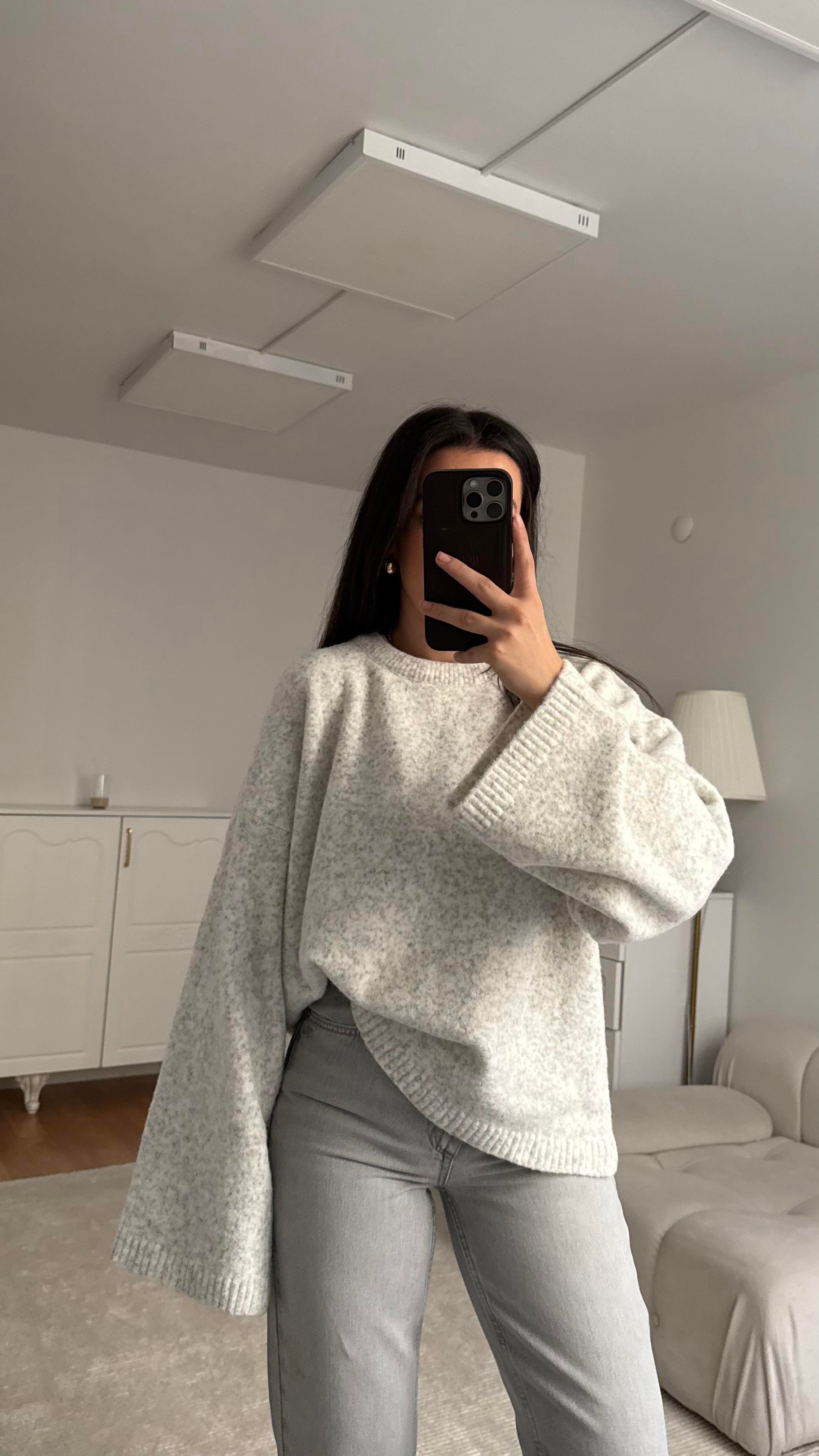Gri Beyaz Oversize İspanyol Kol Triko Kazak
