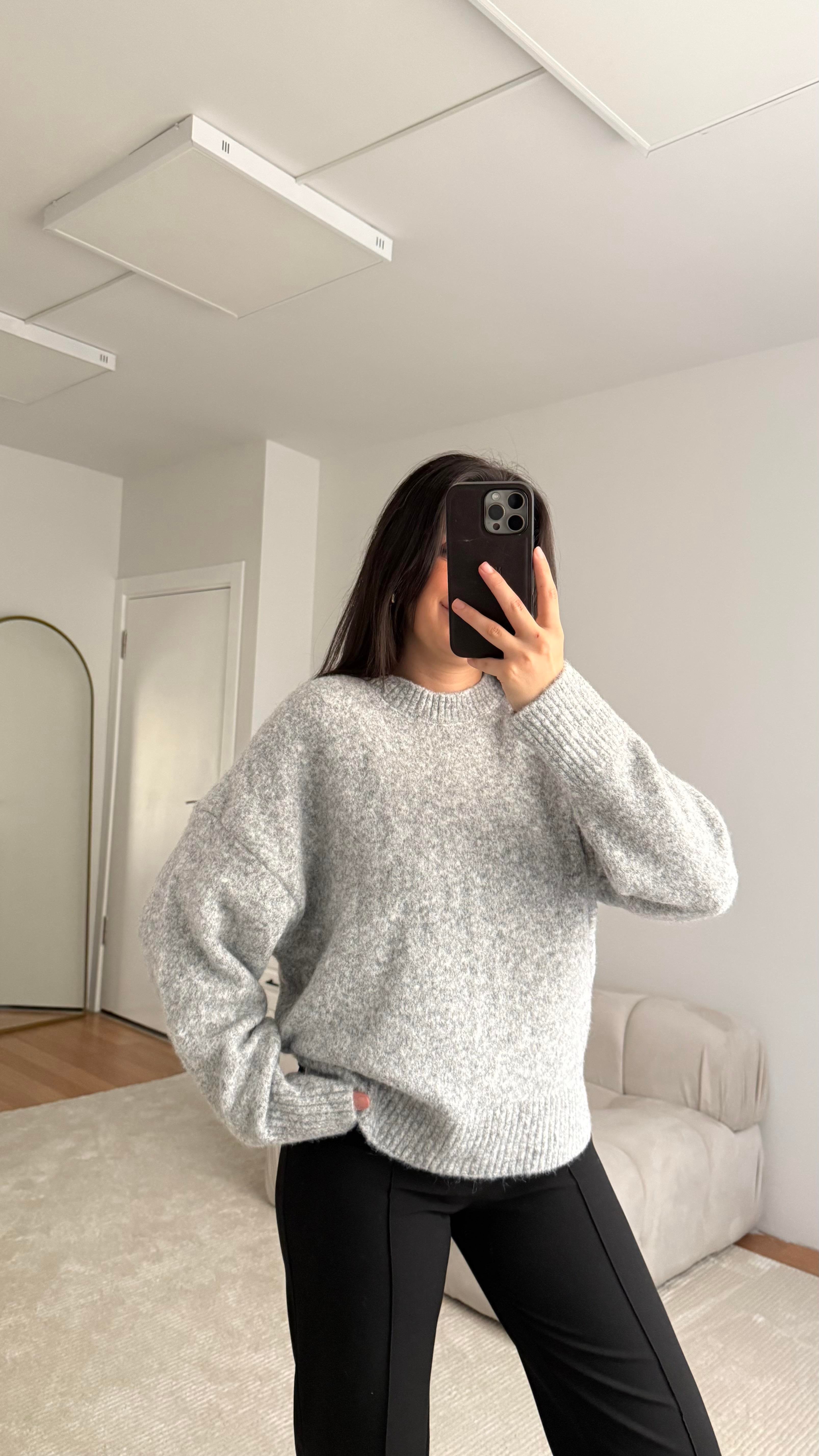 Gri Oversize Basıc Kazak