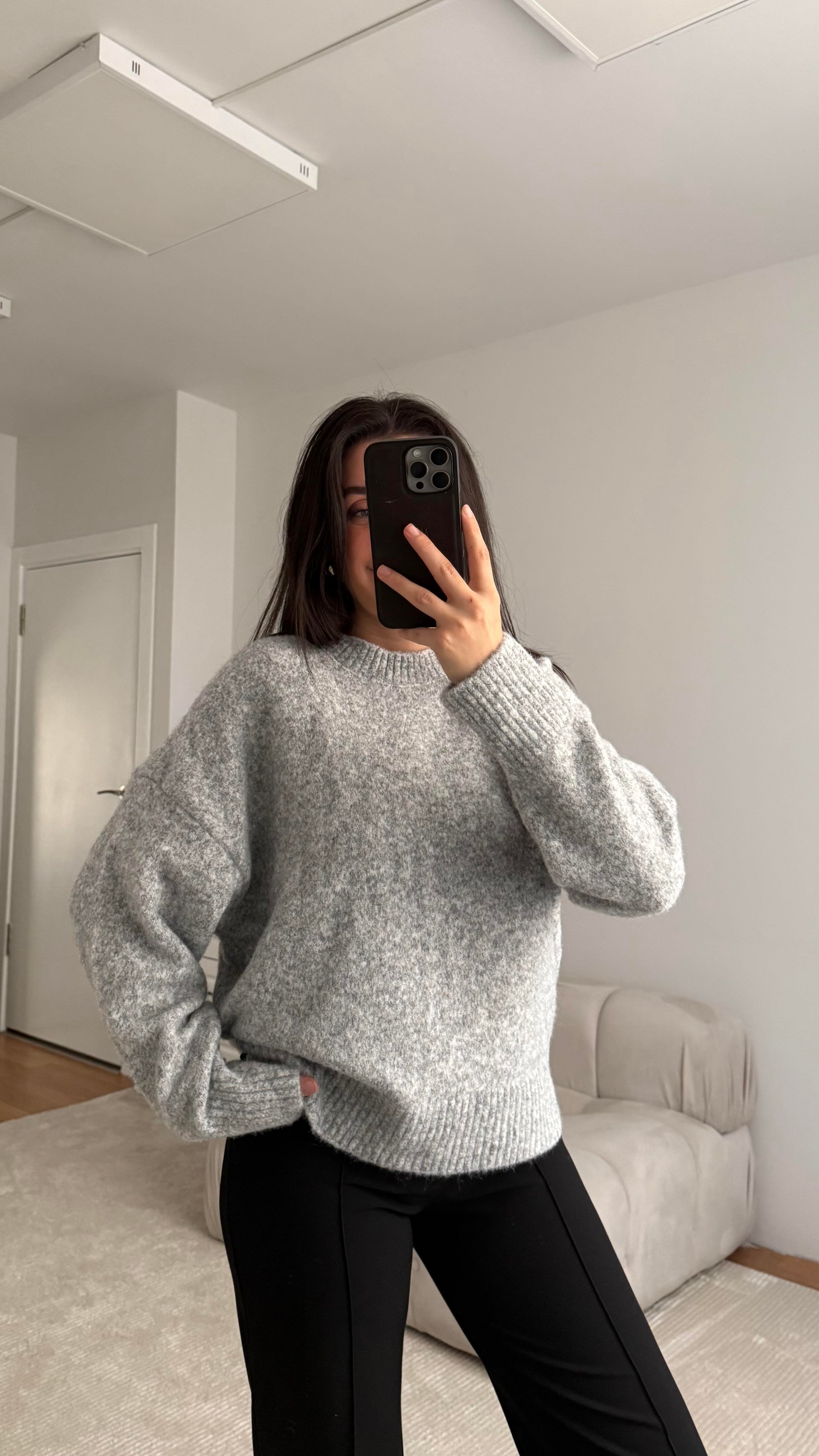 Gri Oversize Basıc Kazak