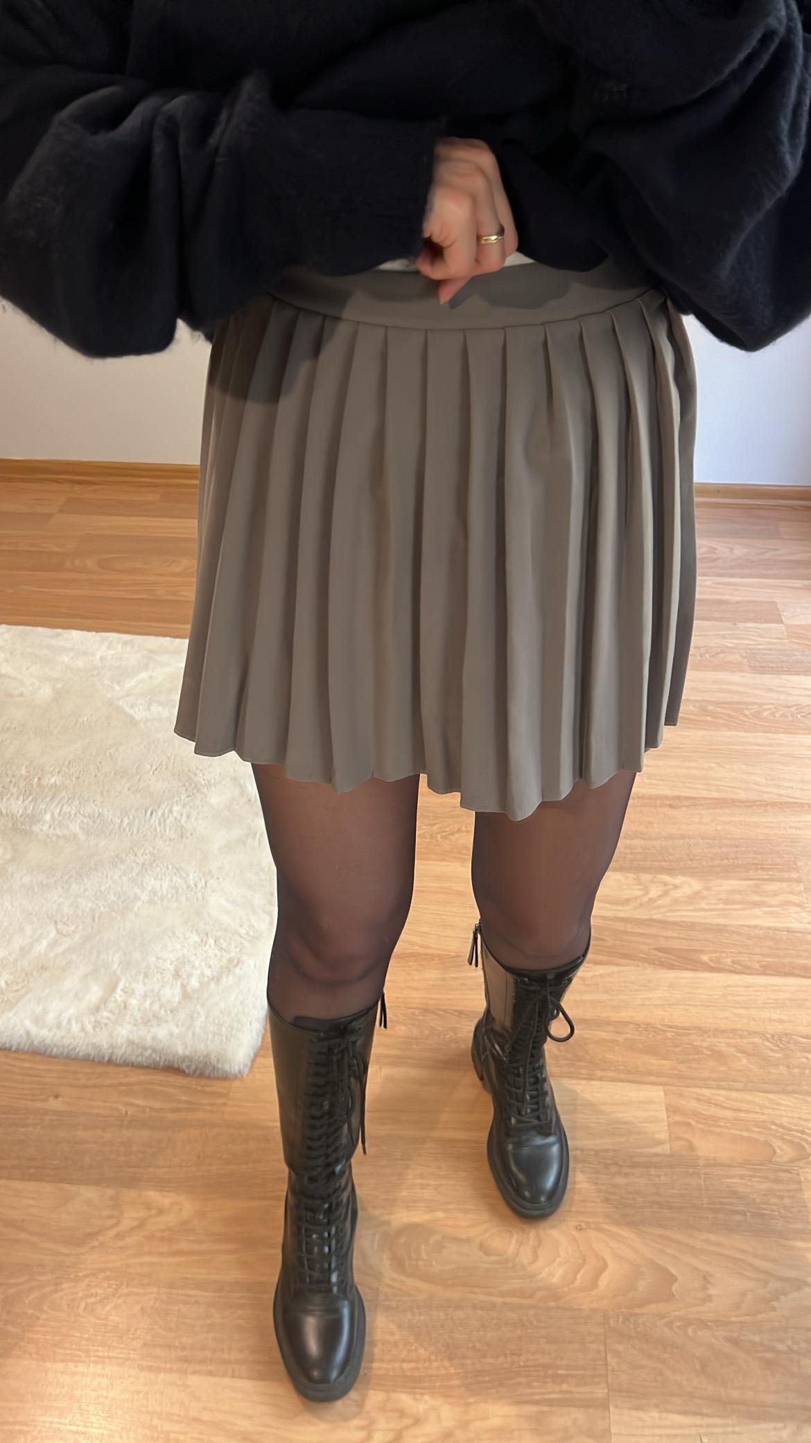 GRİ PİLELİ ŞORT ETEK