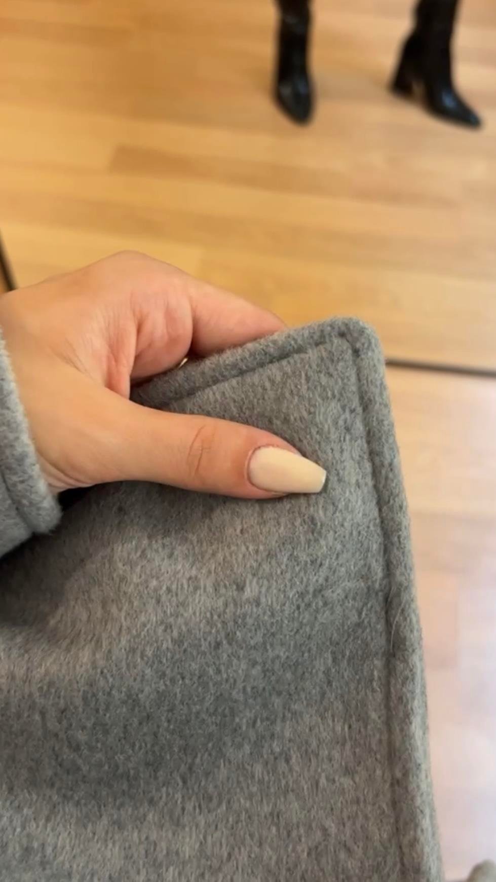 GRİ V YAKA KAŞE CEKET