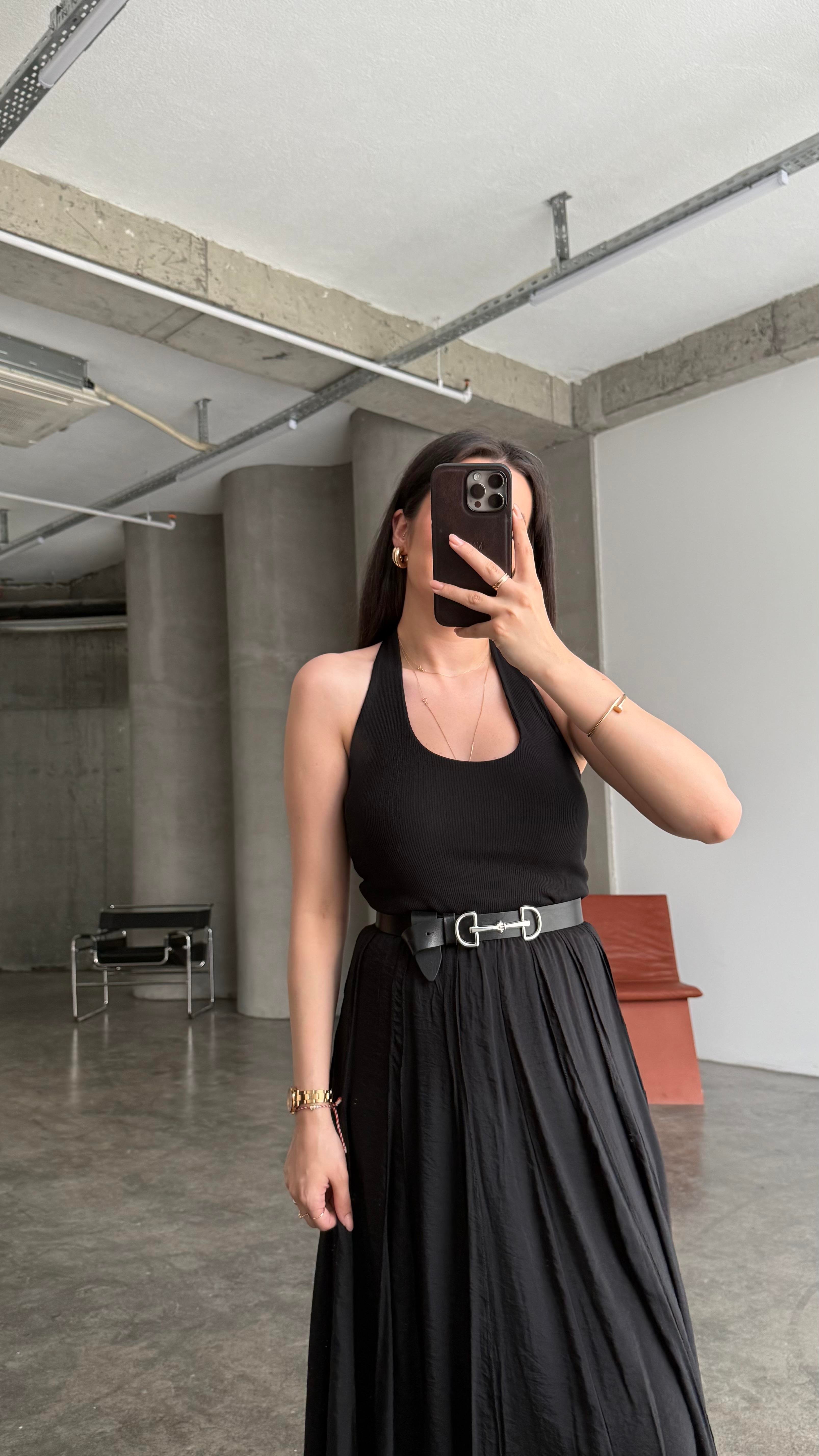 Halter Yaka Siyah Top