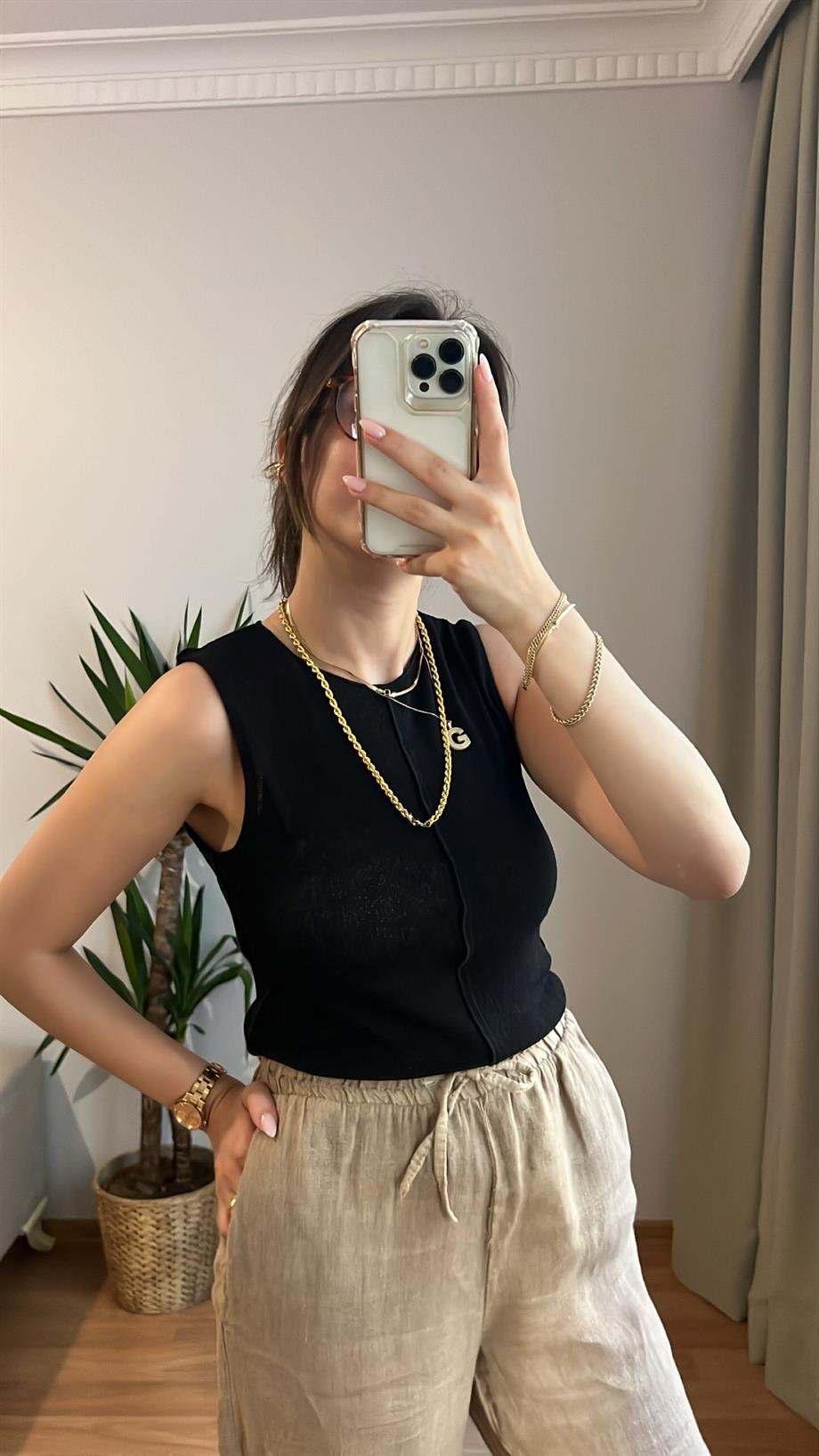 İPEK ÖRME KOLSUZ TRİKO BLUZ