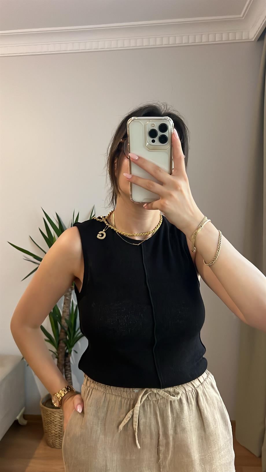 İPEK ÖRME KOLSUZ TRİKO BLUZ