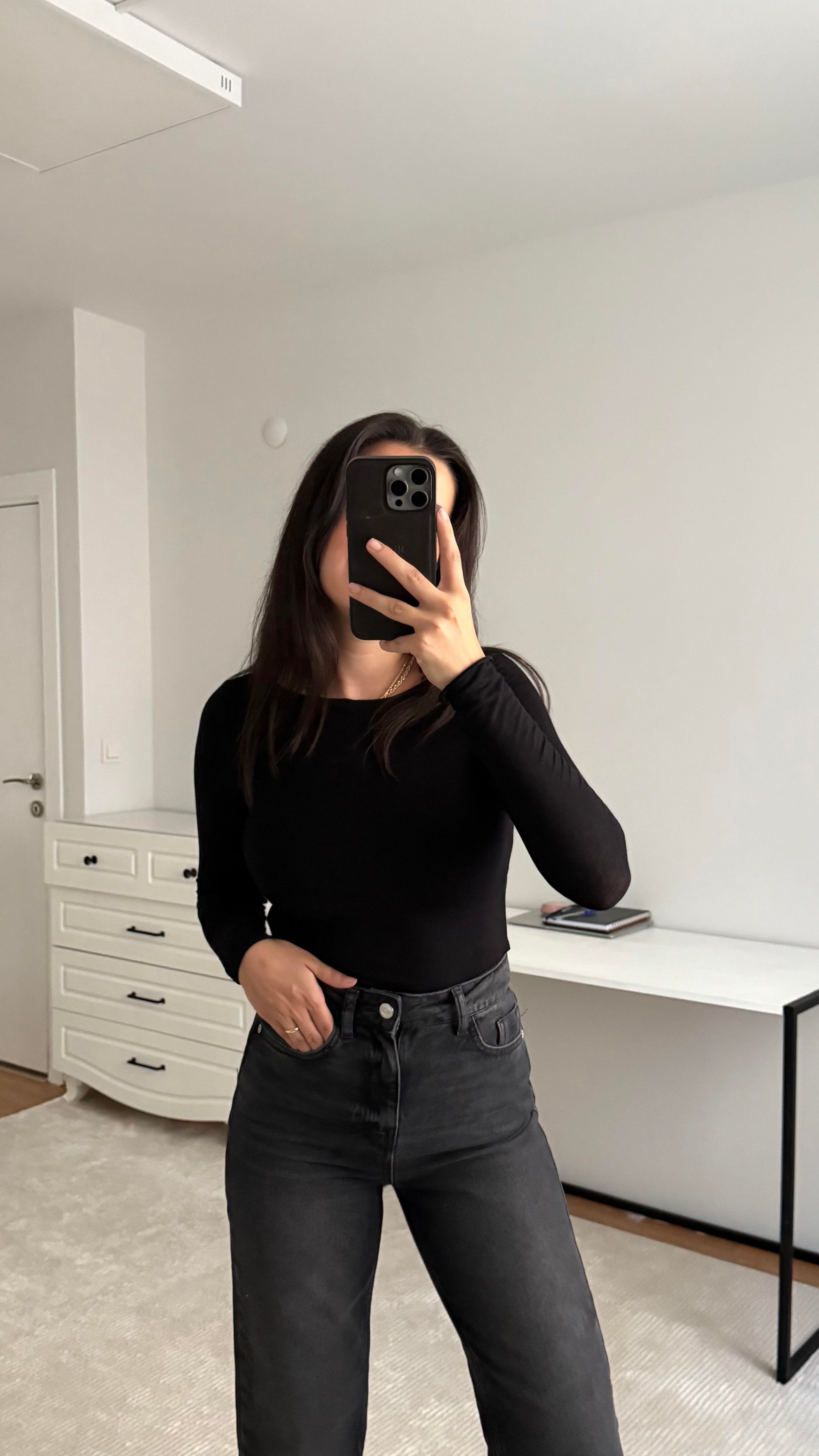 Kayık Yaka Siyah Transparan Bluz