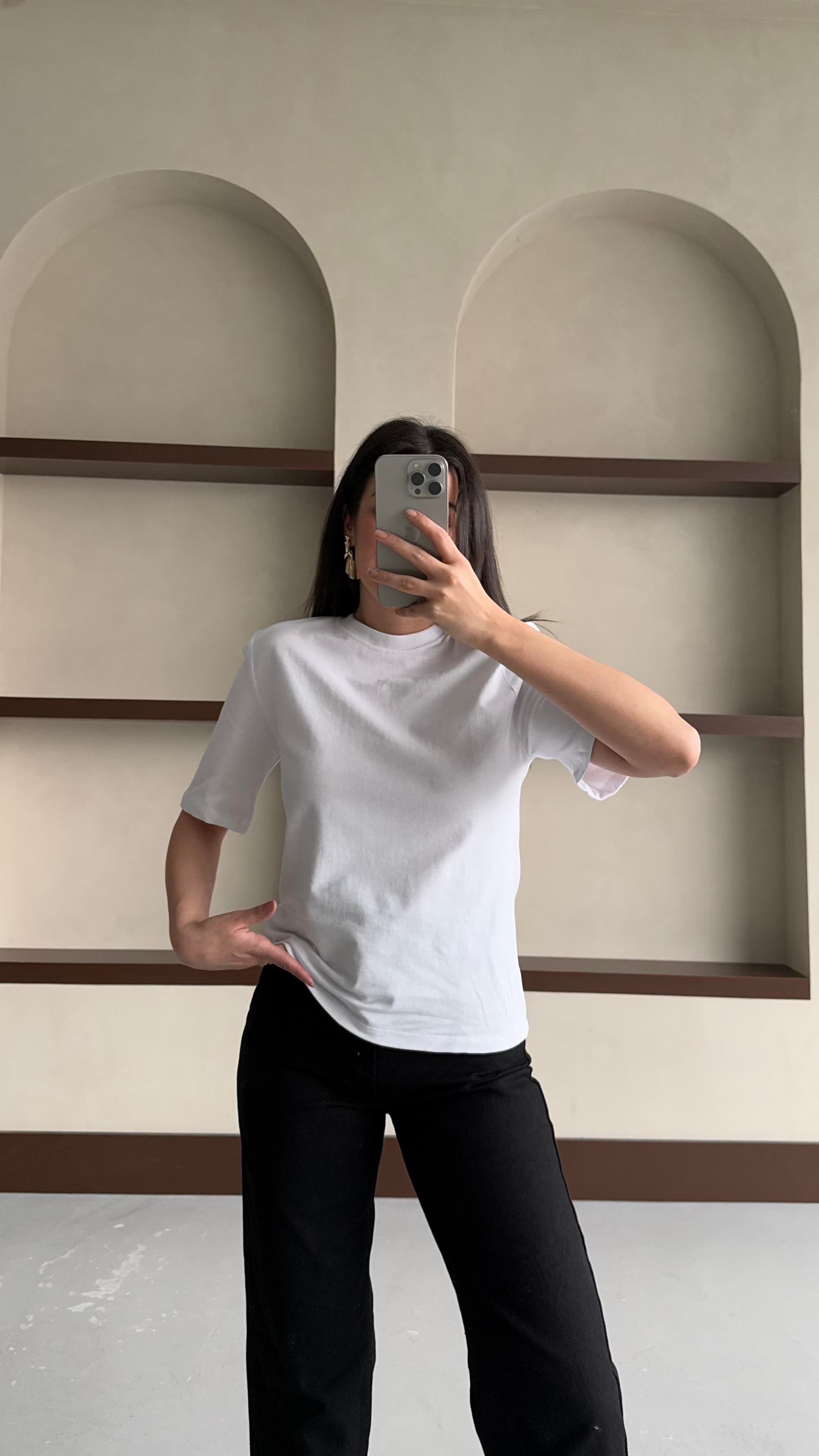 Mad Beyaz Vatkalı Basıc Tişört