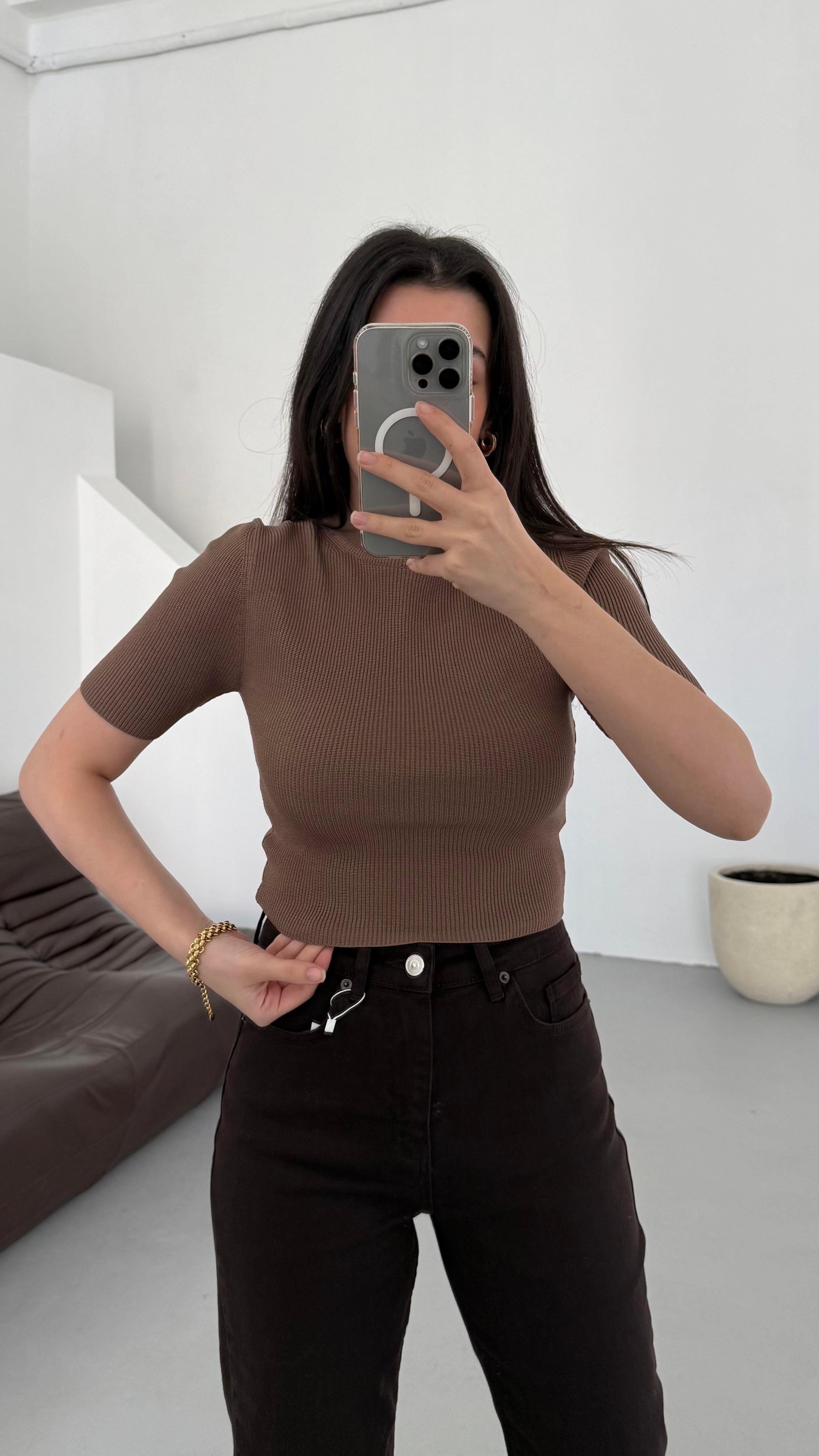 Mad Kahve Kısa Kollu Örme Triko 