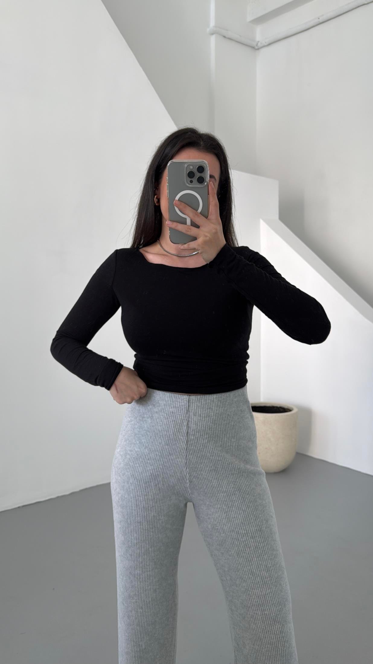 Mad Siyah Kaşmir Karışımlı Basıc Bluz