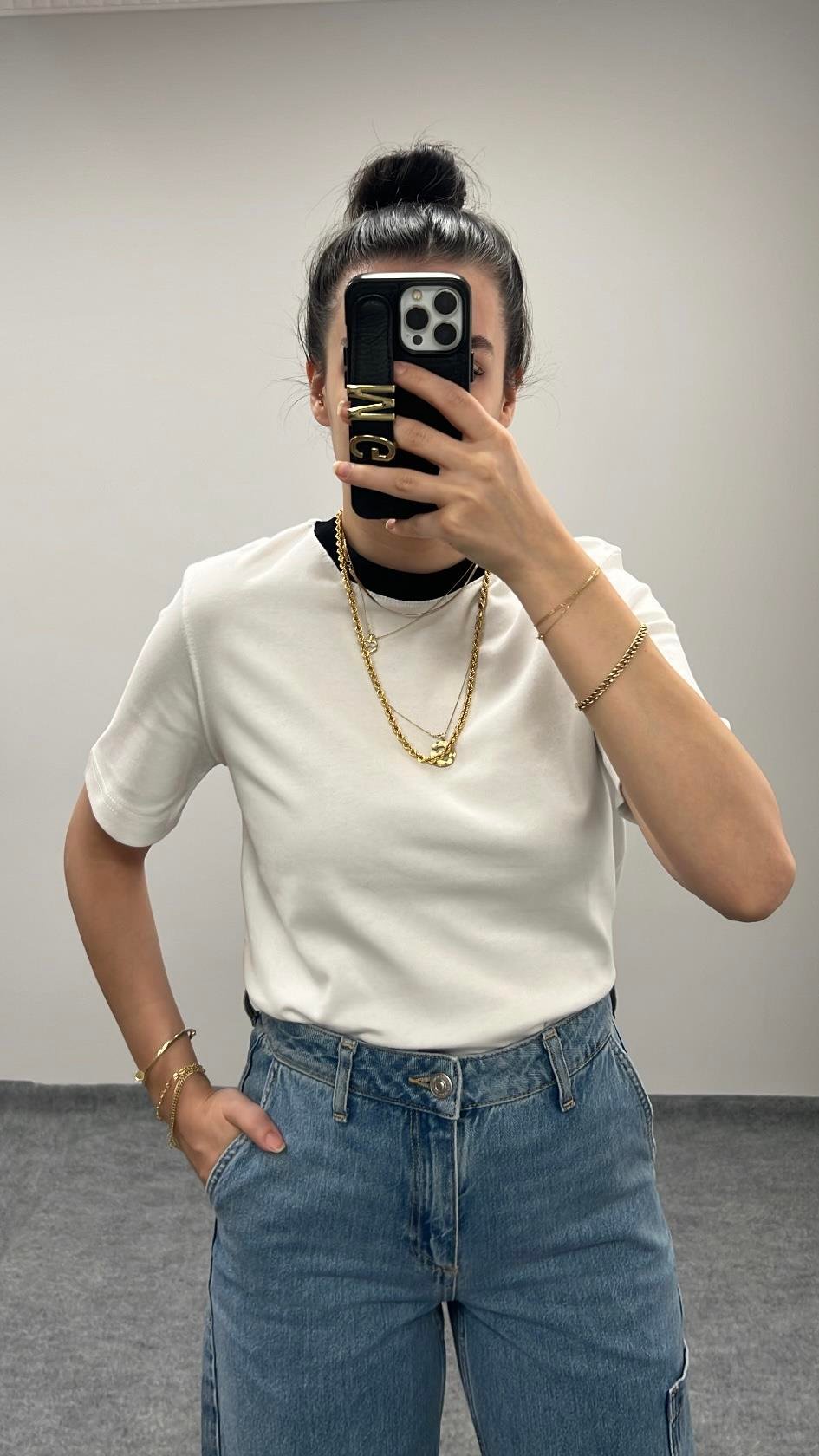 MAD YAKA DETAY BEYAZ BASIC TİŞÖRT