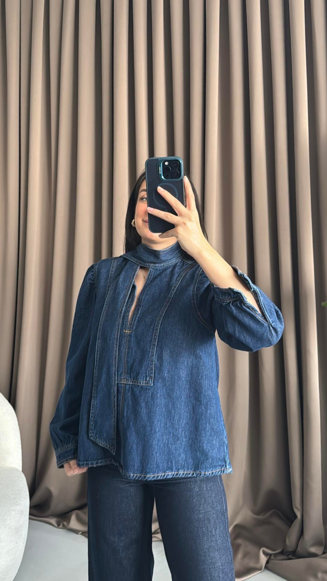 Marka Bağlama Detaylı Denim Gömlek