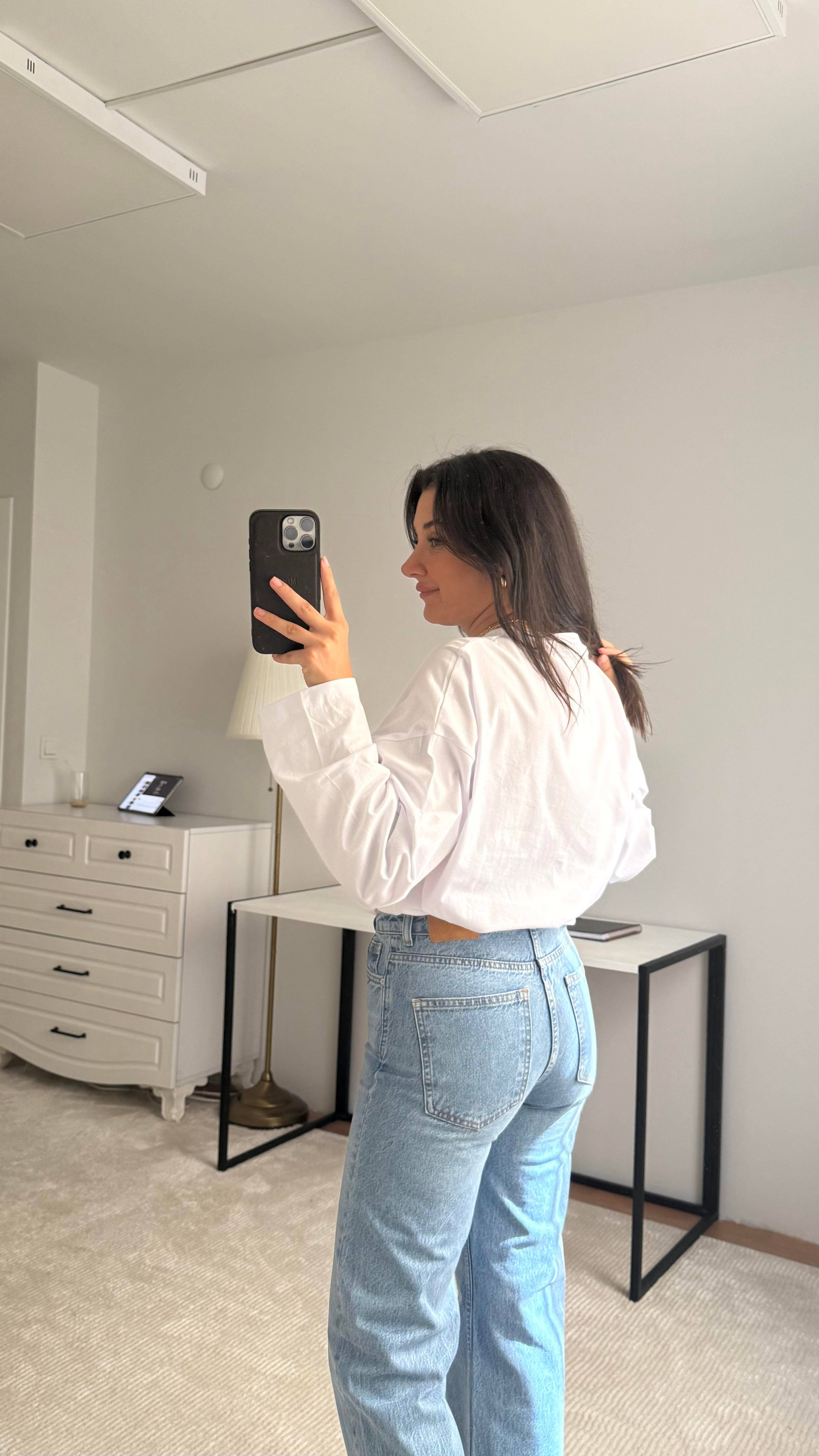 Marka Beyaz Basıc Sweatshirt