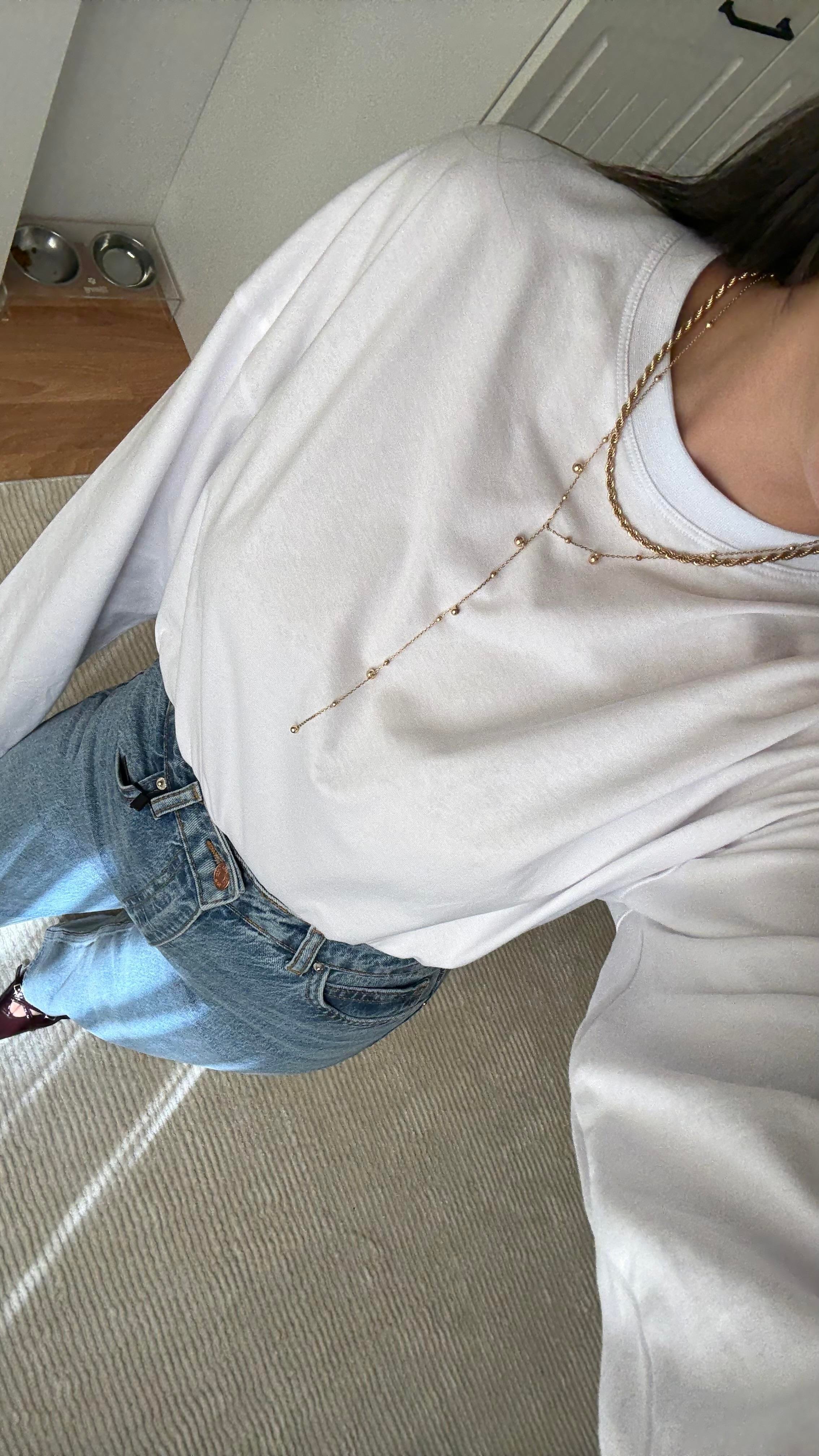 Marka Beyaz Basıc Sweatshirt