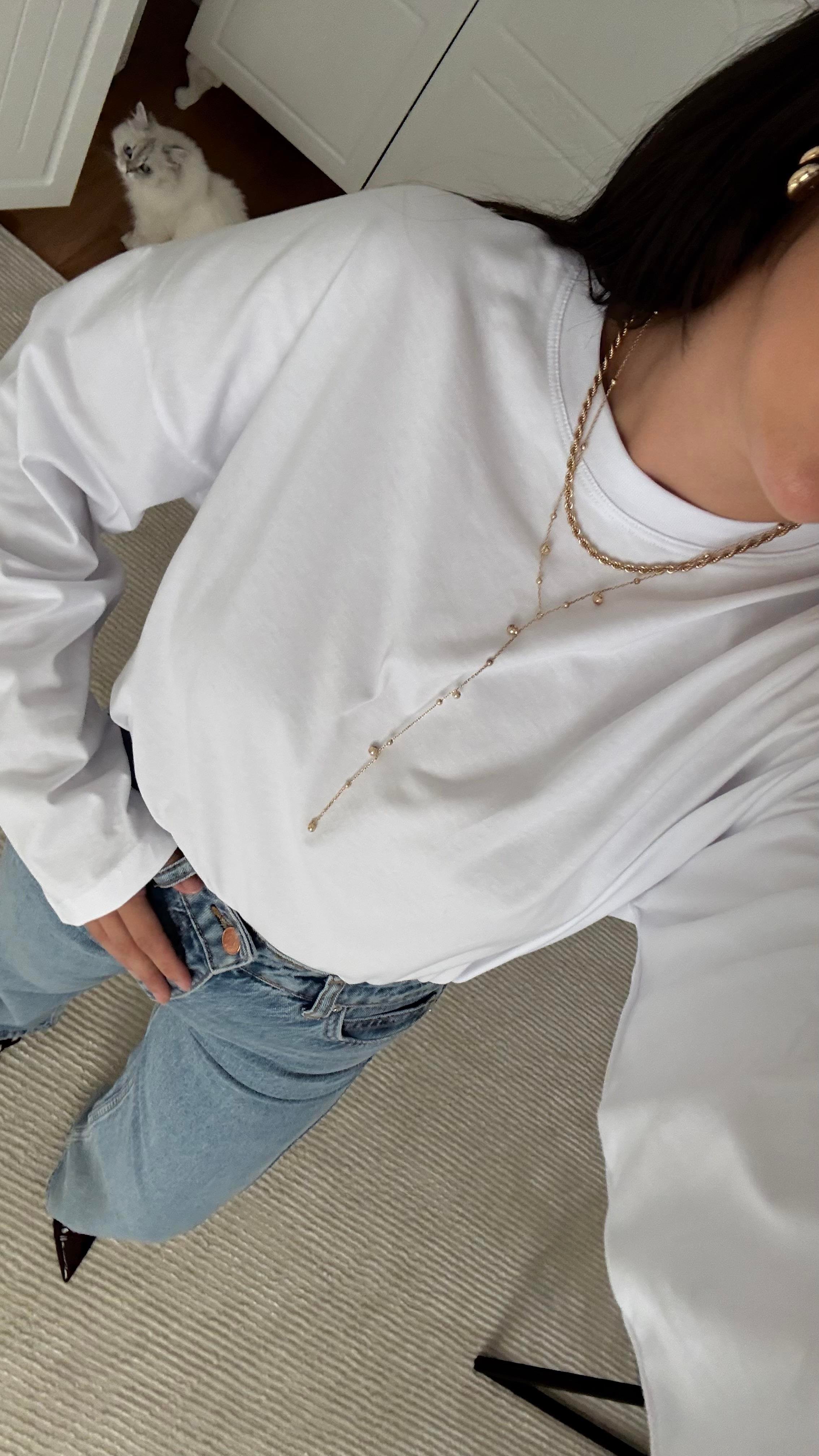 Marka Beyaz Basıc Sweatshirt