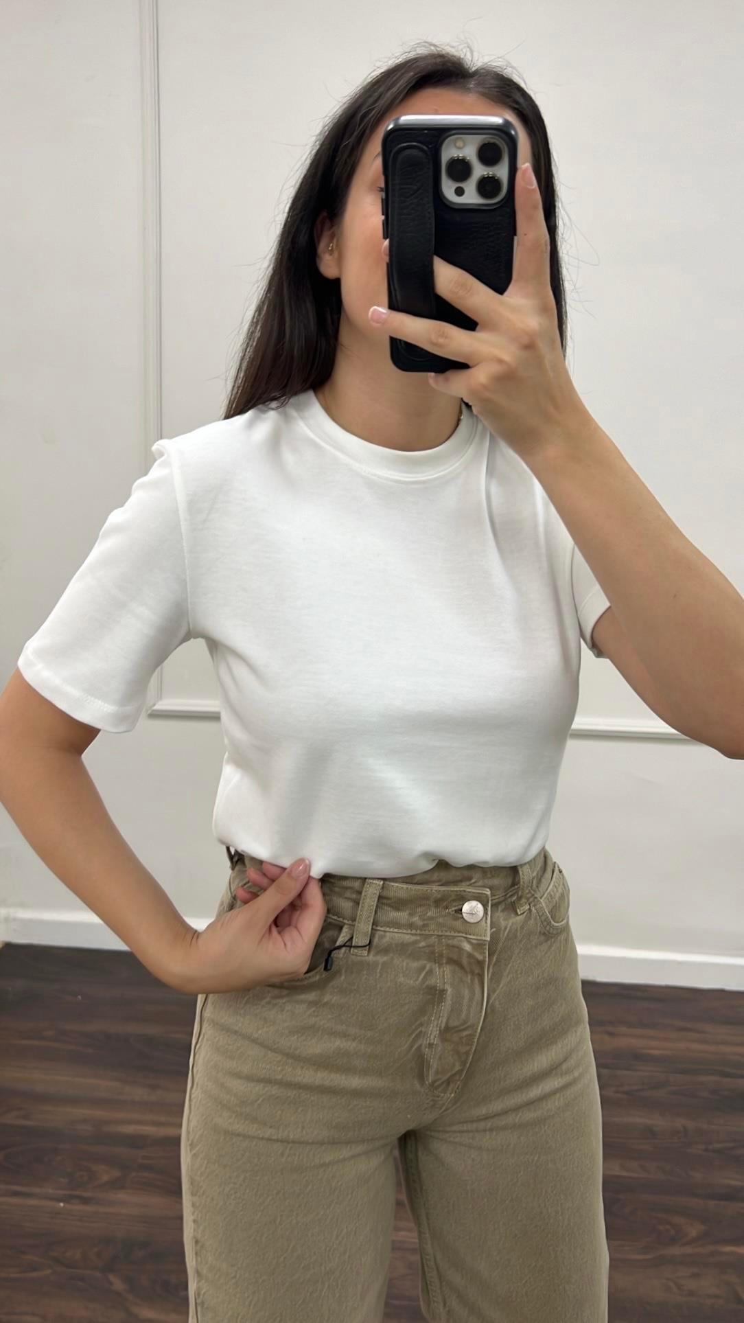 Marka Beyaz Basıc Tişört