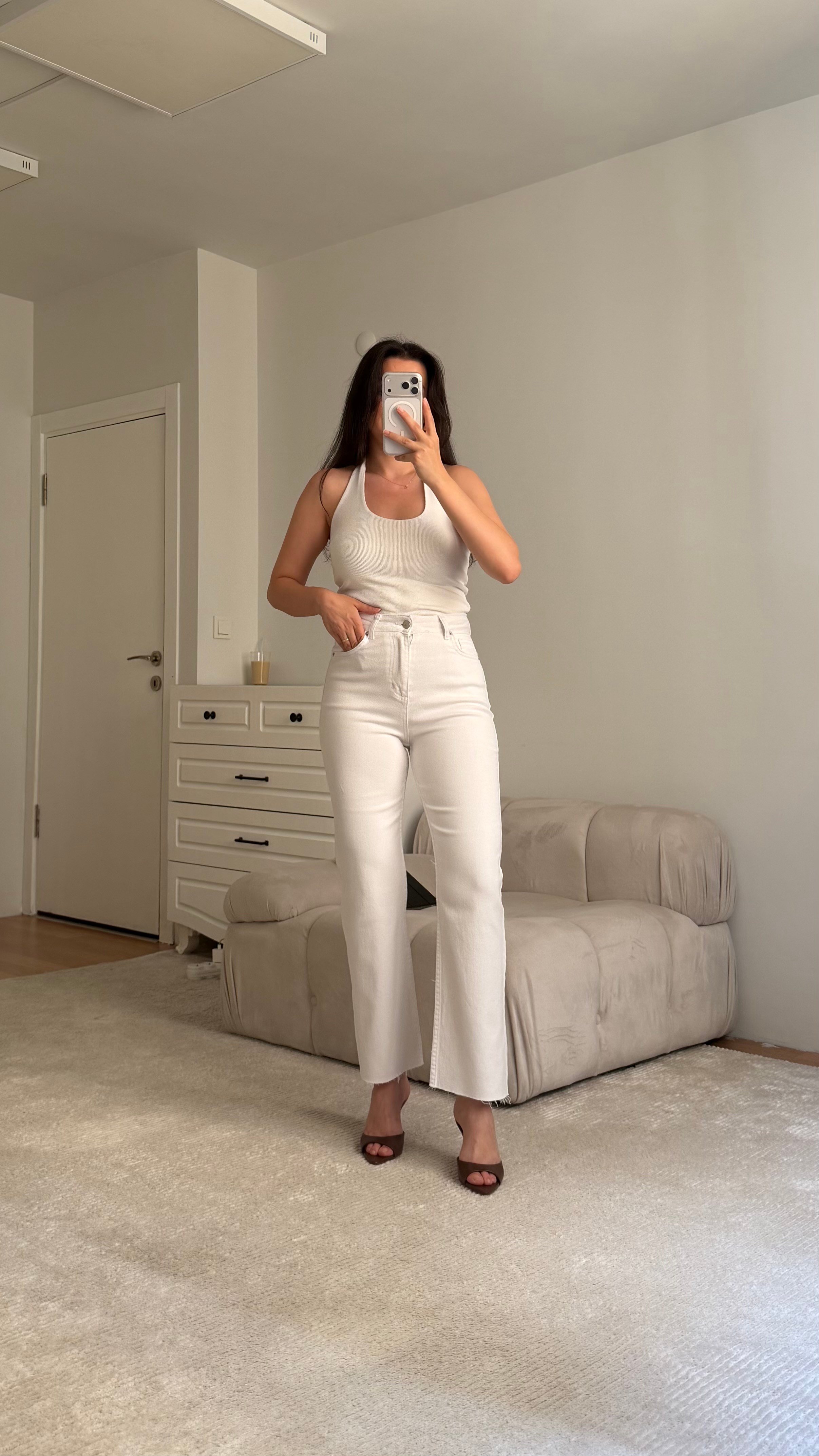 Marka Beyaz Straight Fıt Jean