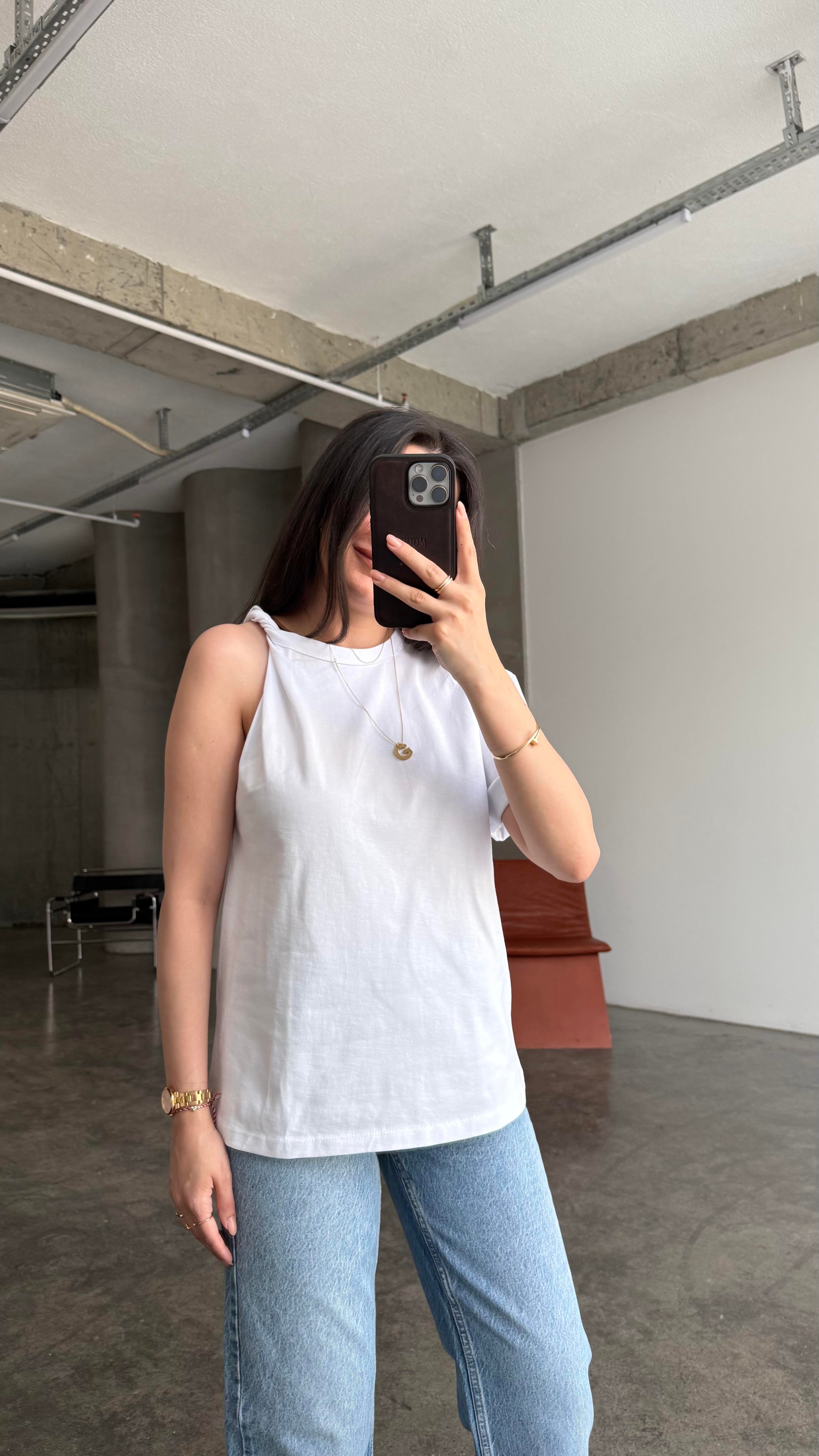 Marka Beyaz Tek Kol Büzgülü Basıc Tişört