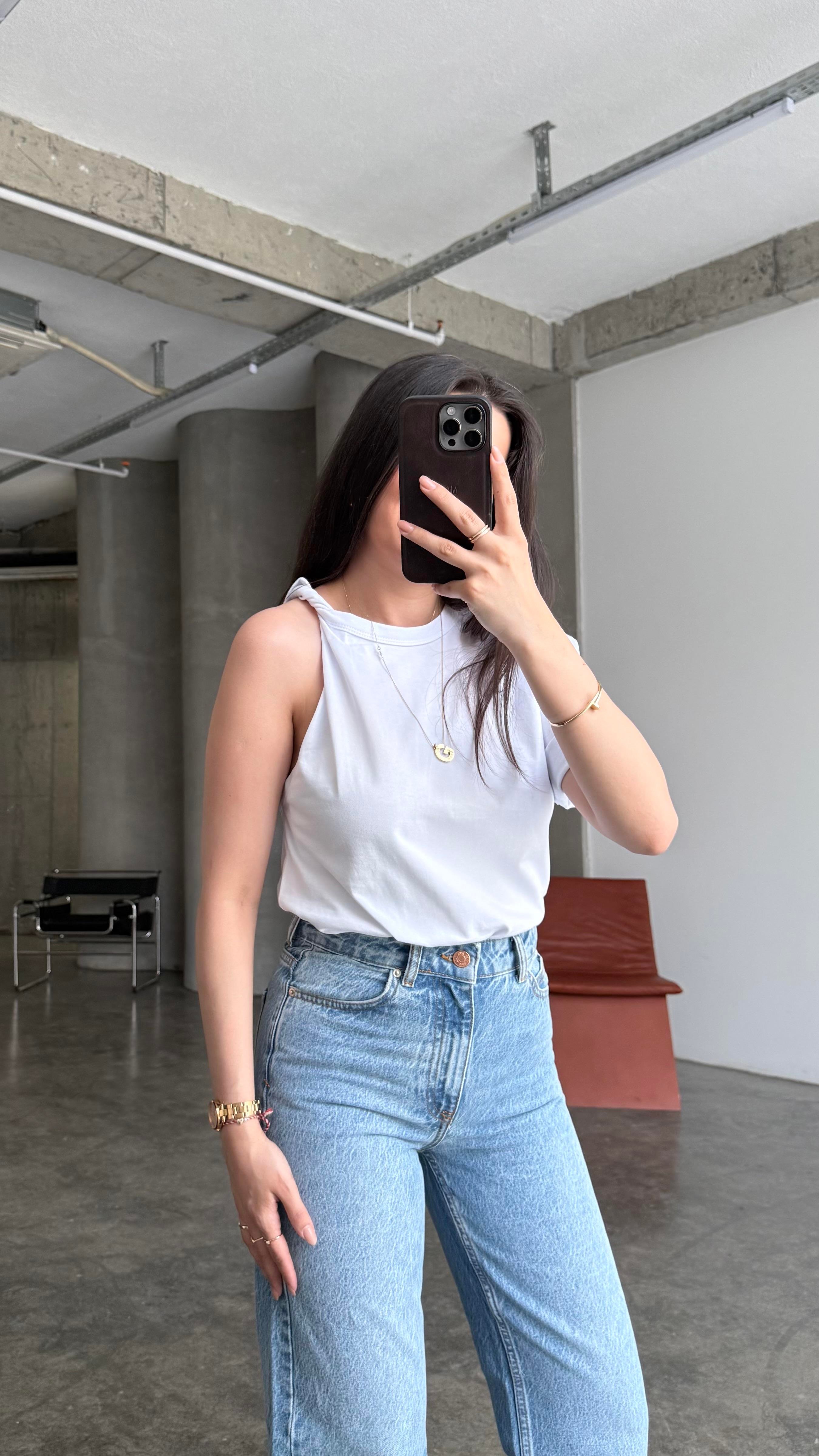 Marka Beyaz Tek Kol Büzgülü Basıc Tişört