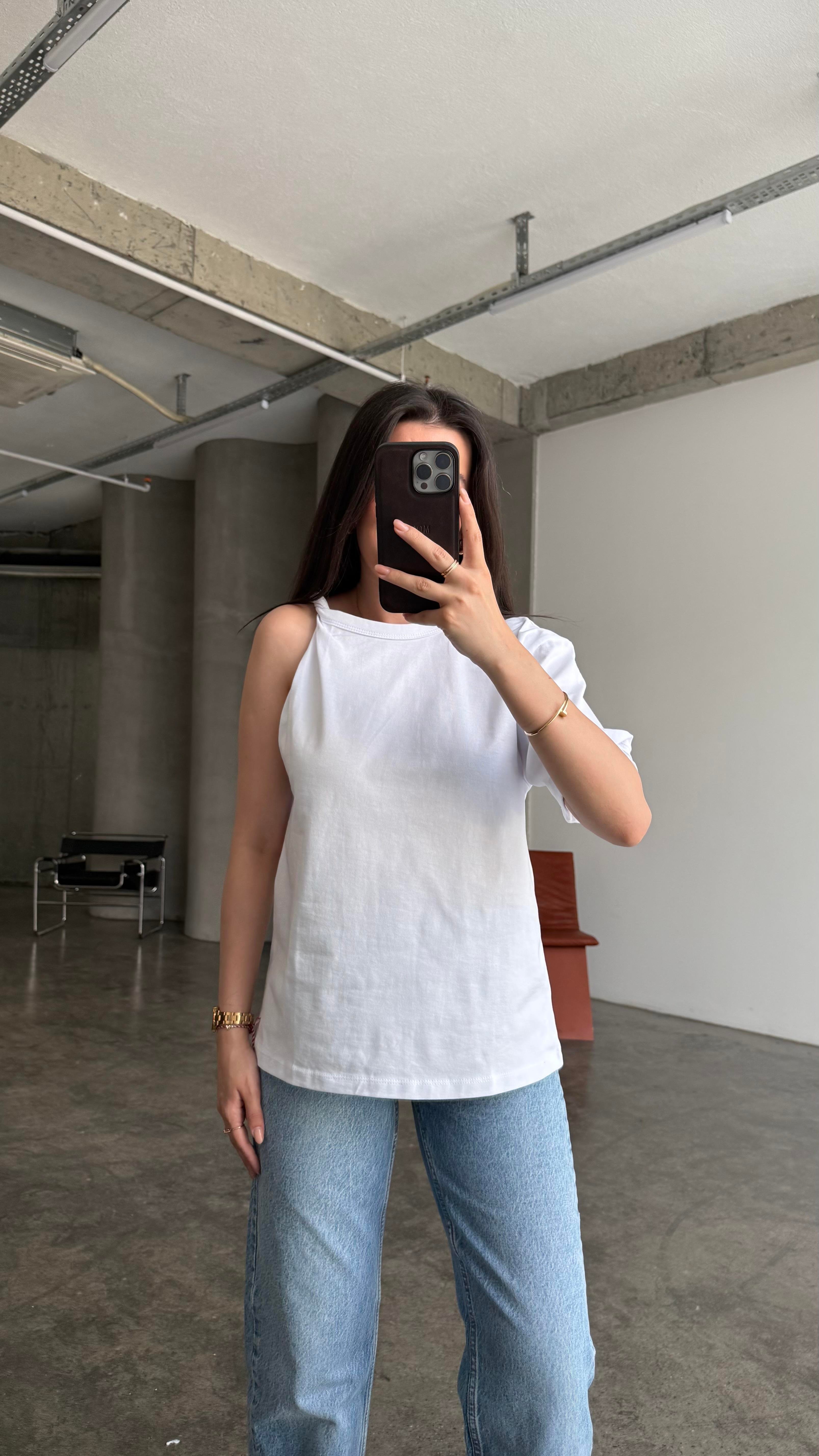 Marka Beyaz Tek Kol Büzgülü Basıc Tişört