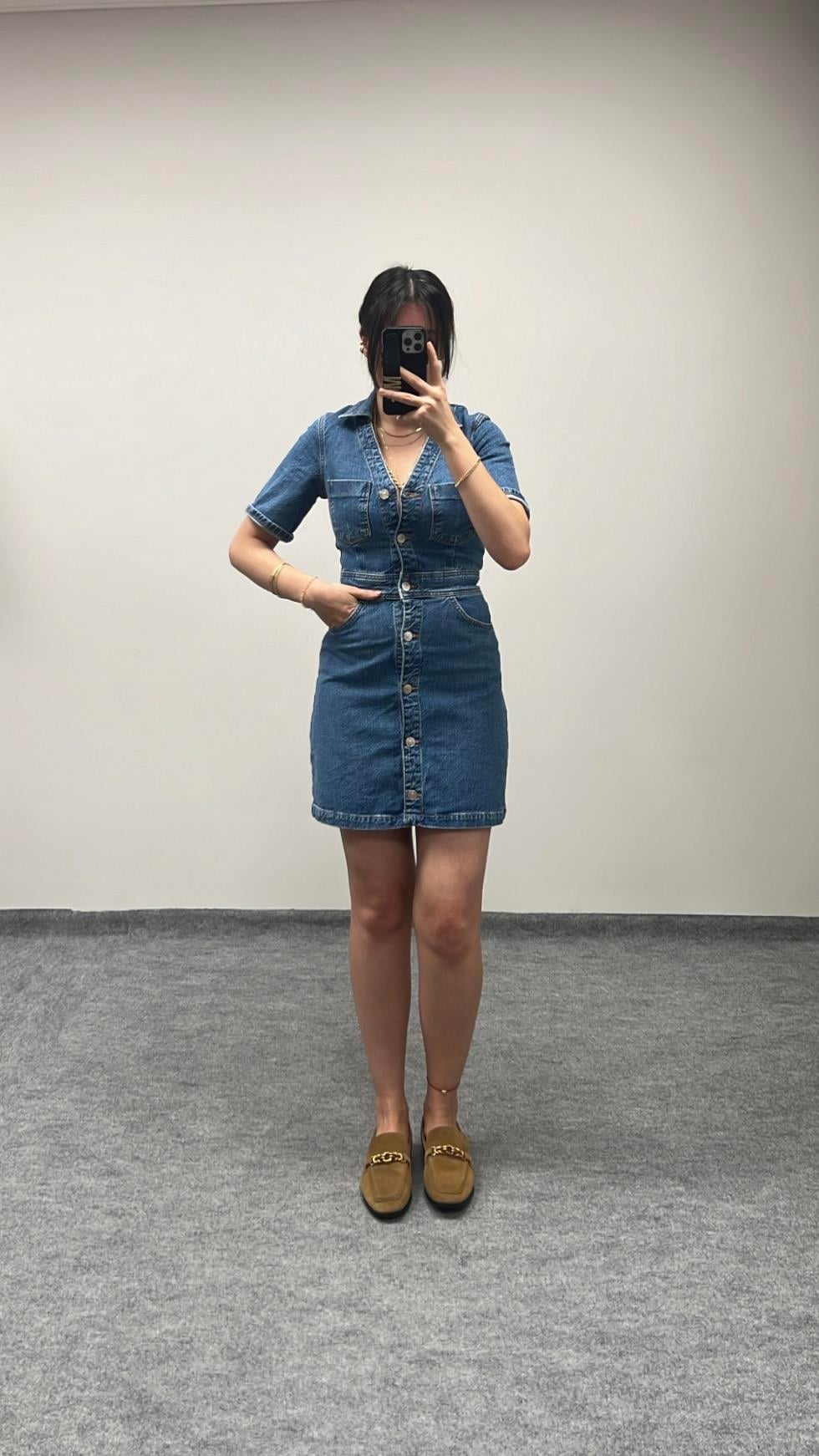 MARKA DÜĞMELİ DENİM ELBİSE