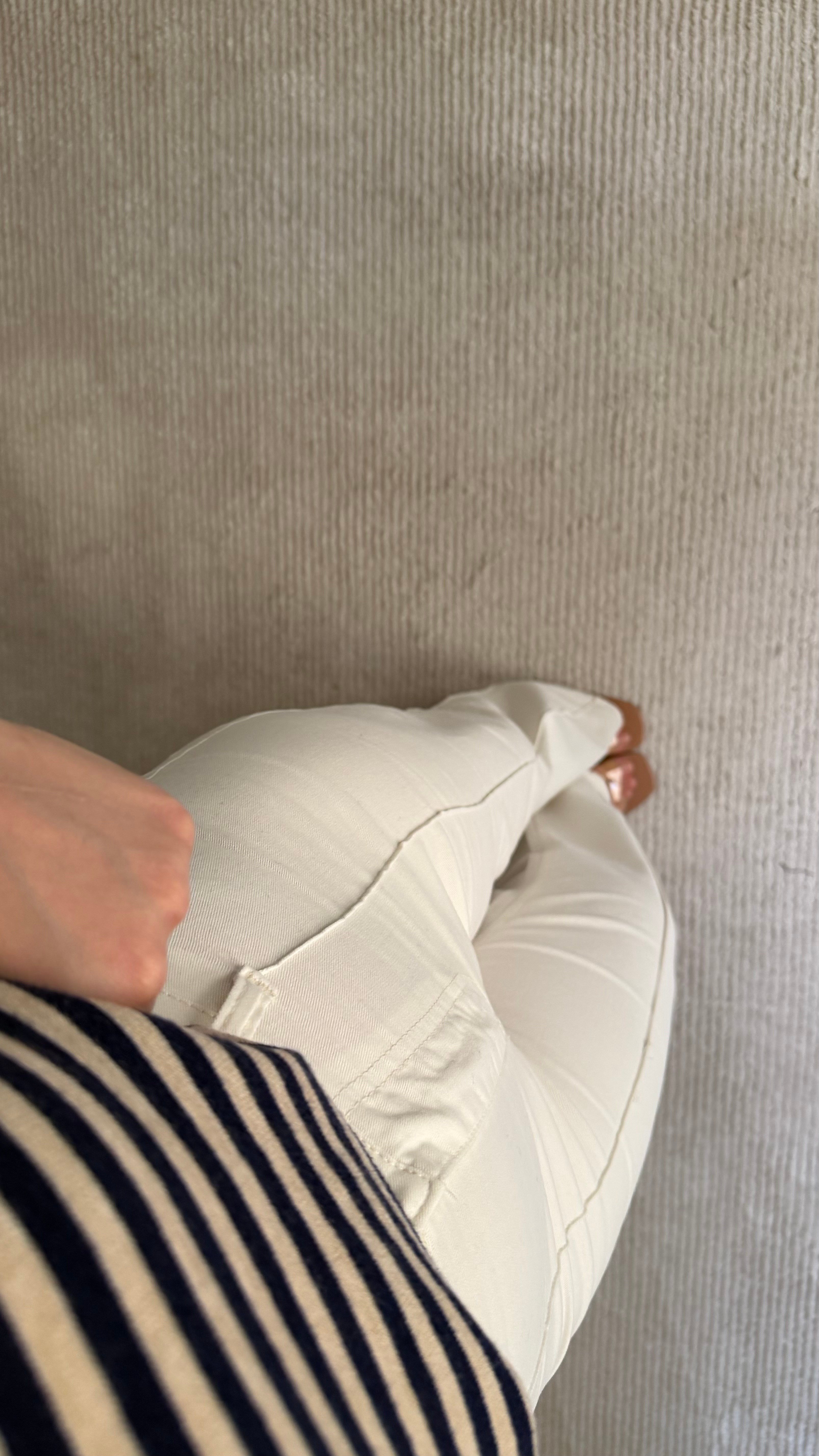 Marka Ekru Çimalı Düz Kesim Denim