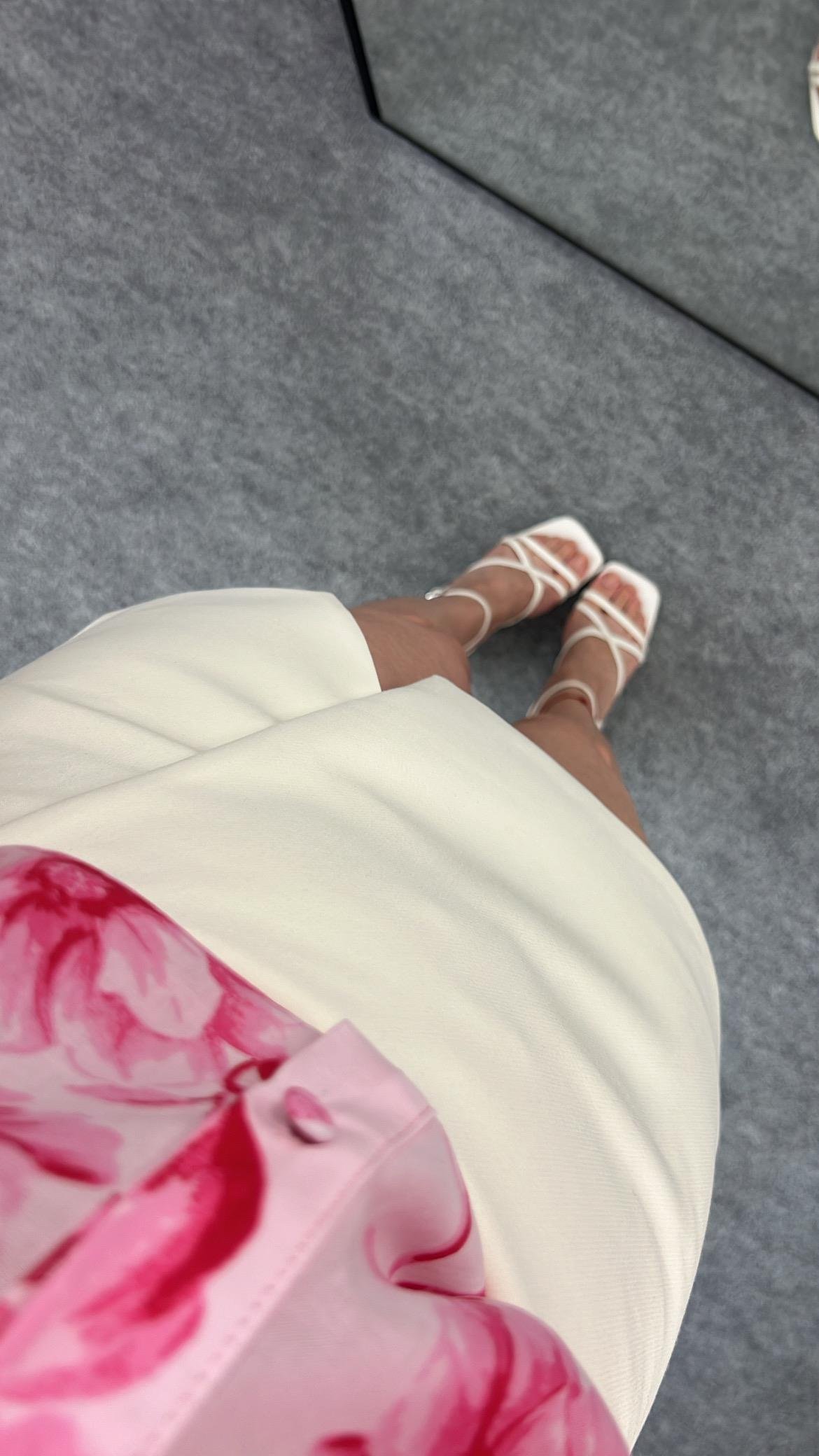 Marka Ekru Mini Şortlu Etek