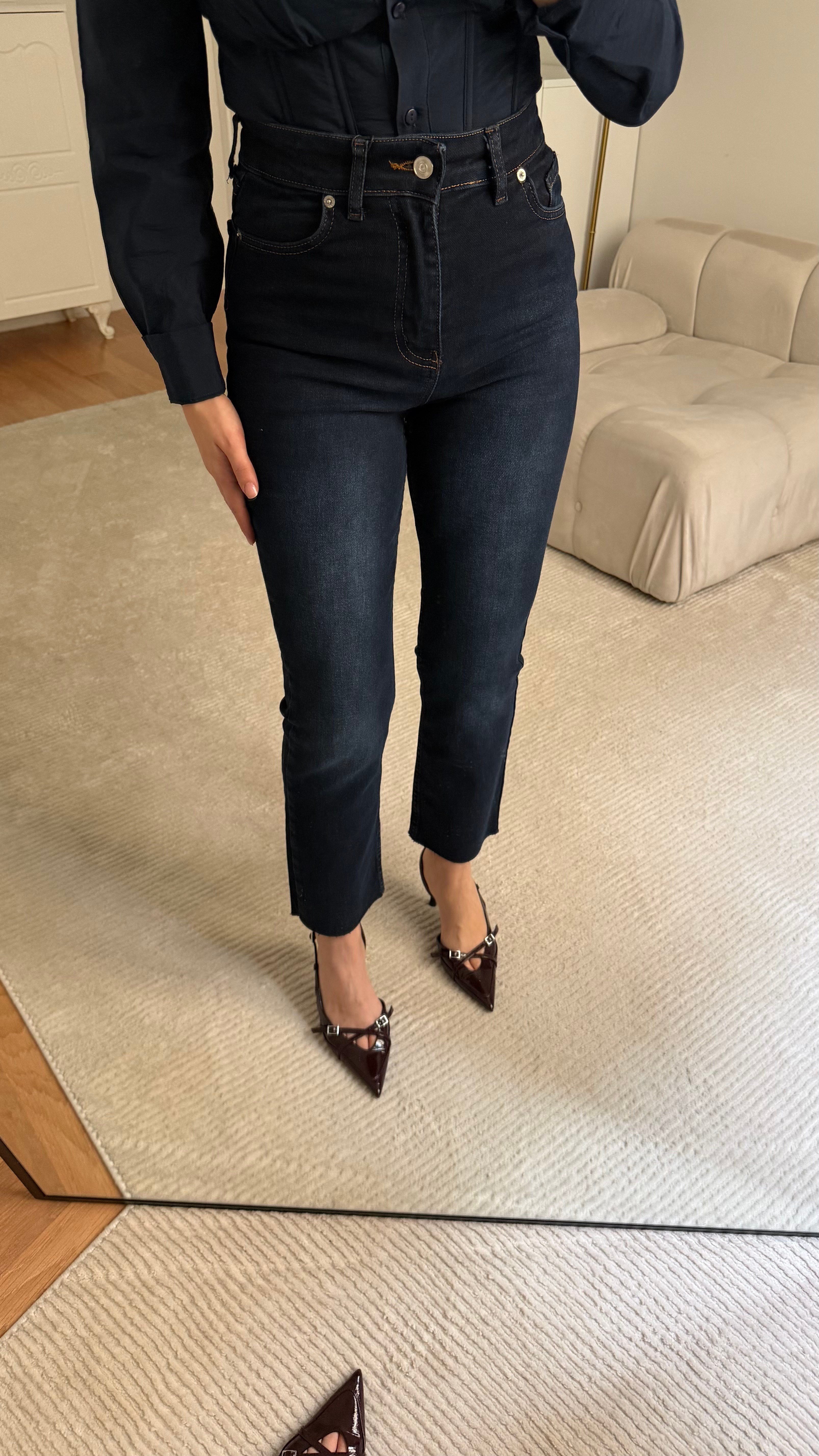 Marka Koyu Lacivert Yıkamalı Straight Fıt Jean 