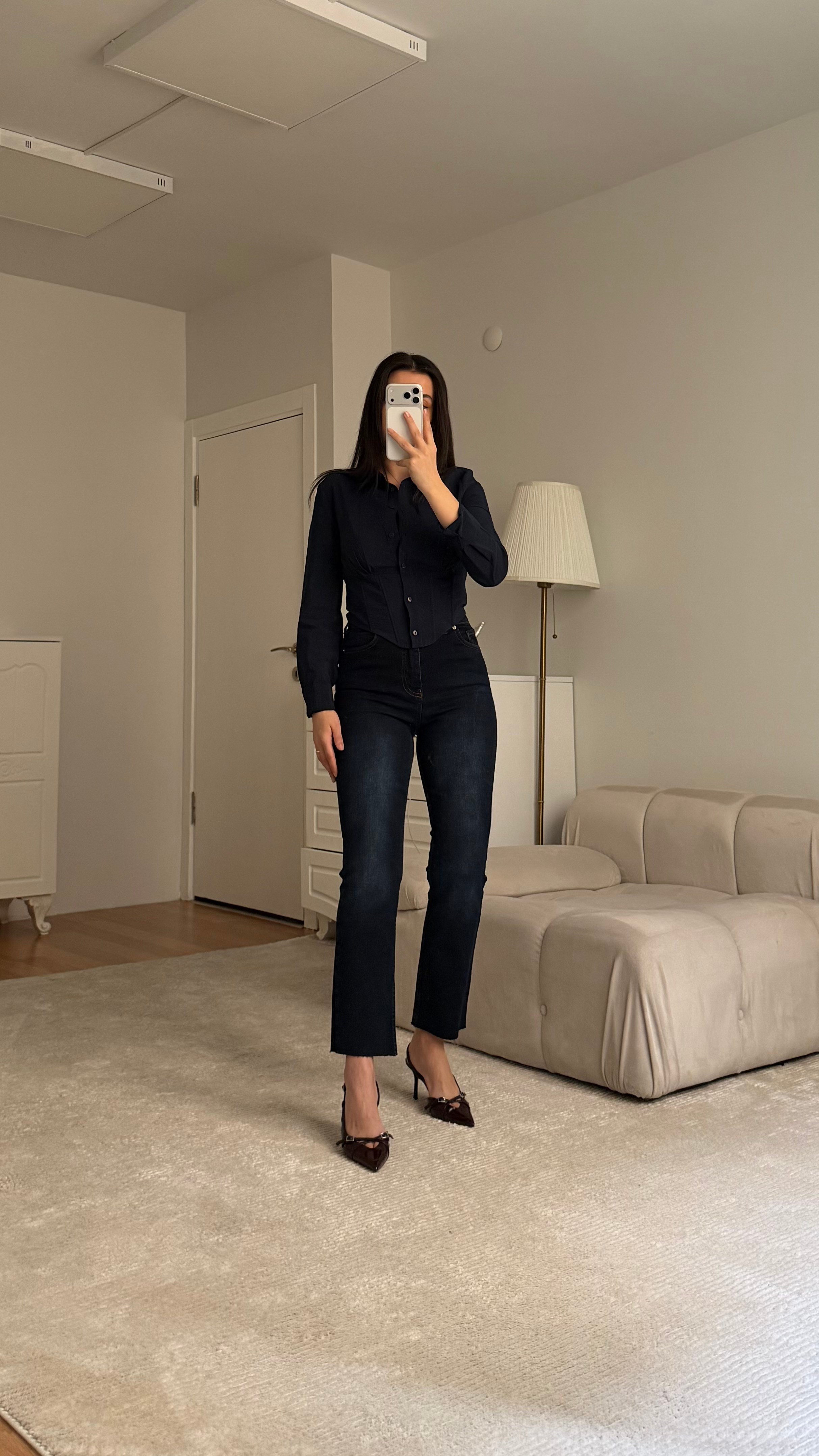 Marka Koyu Lacivert Yıkamalı Straight Fıt Jean 
