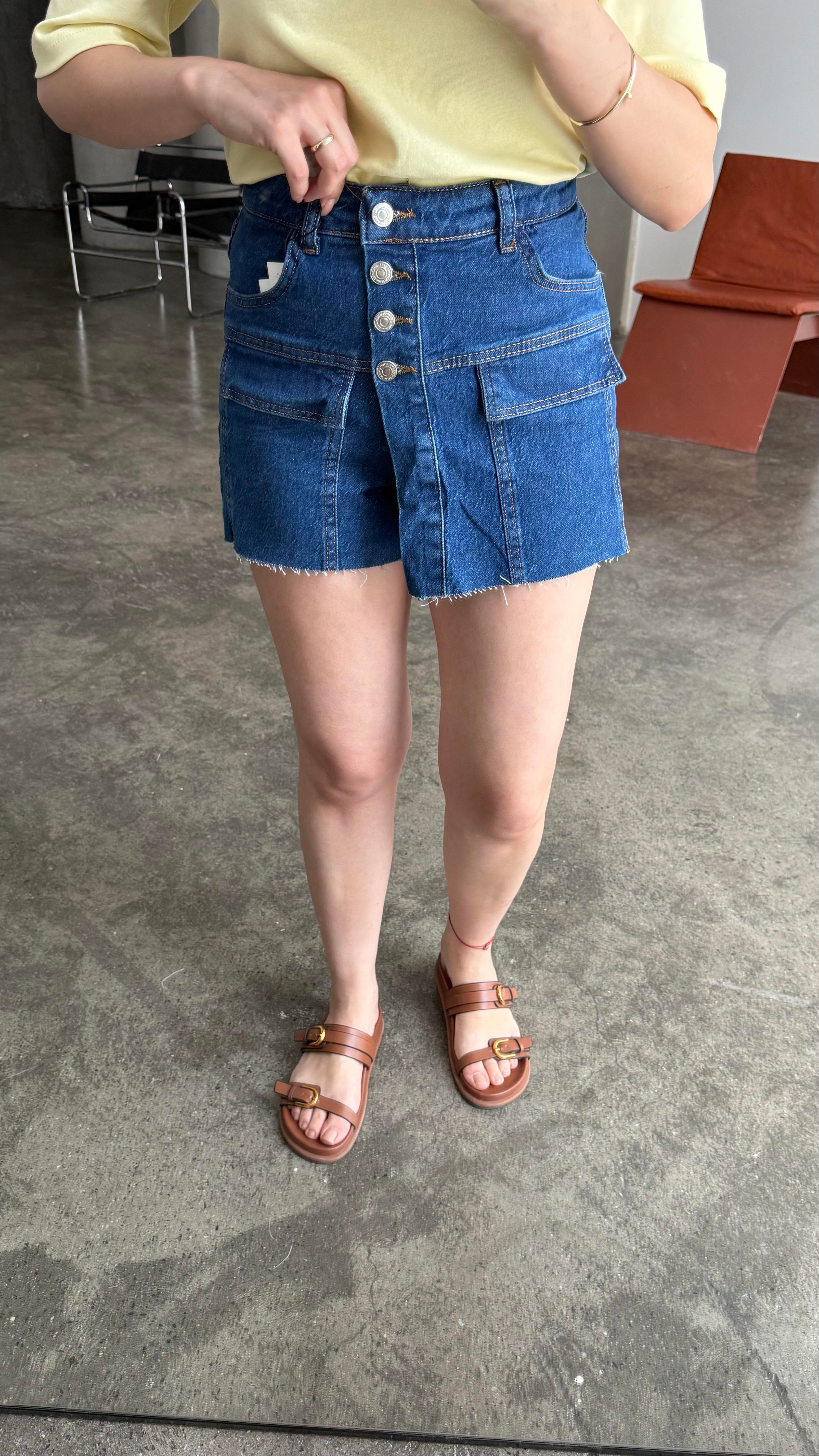 Marka Koyu Mavi Düğmeli Denim Şort Etek