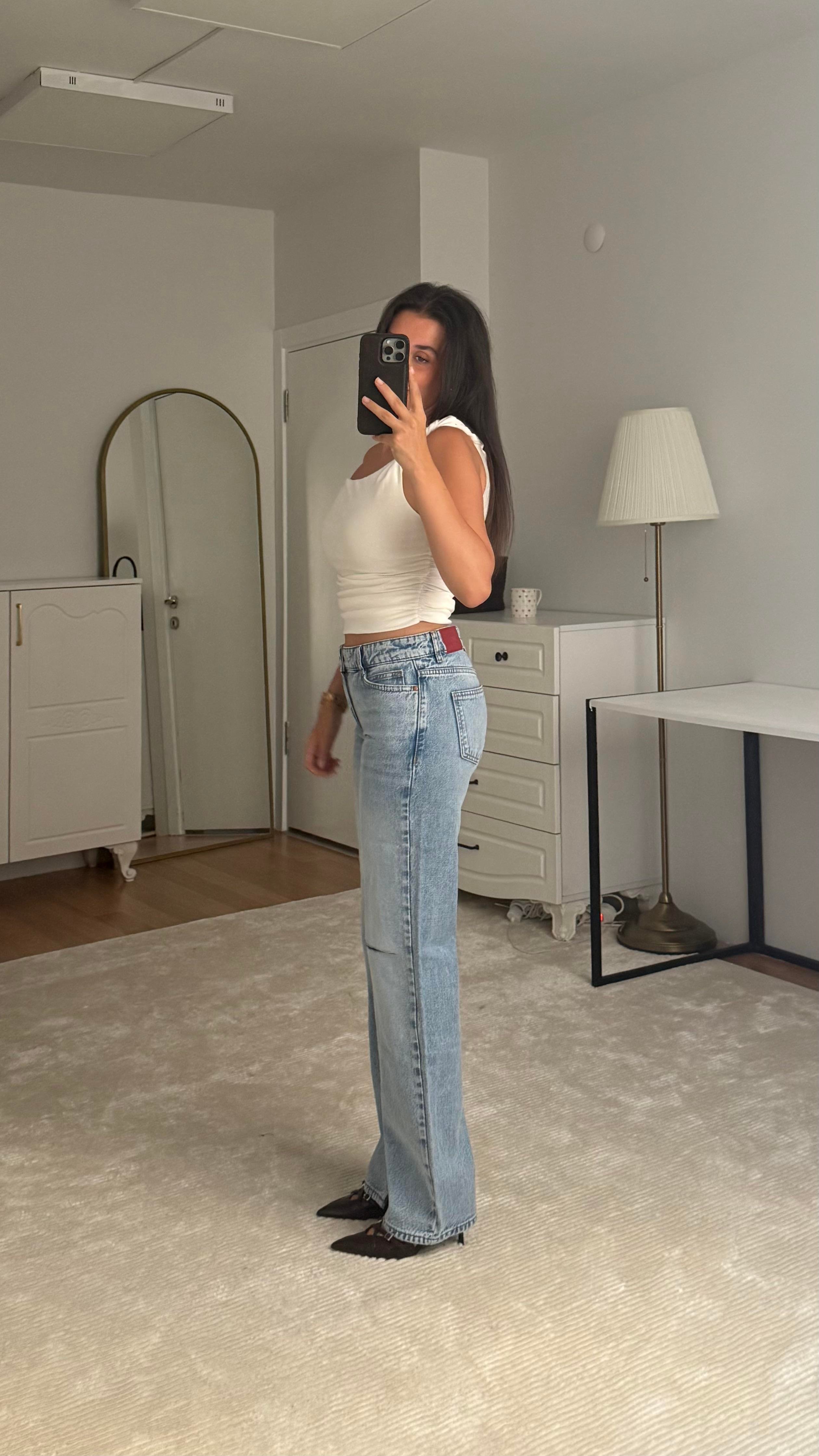 Marka Mavi Paça Detaylı Straight Jean