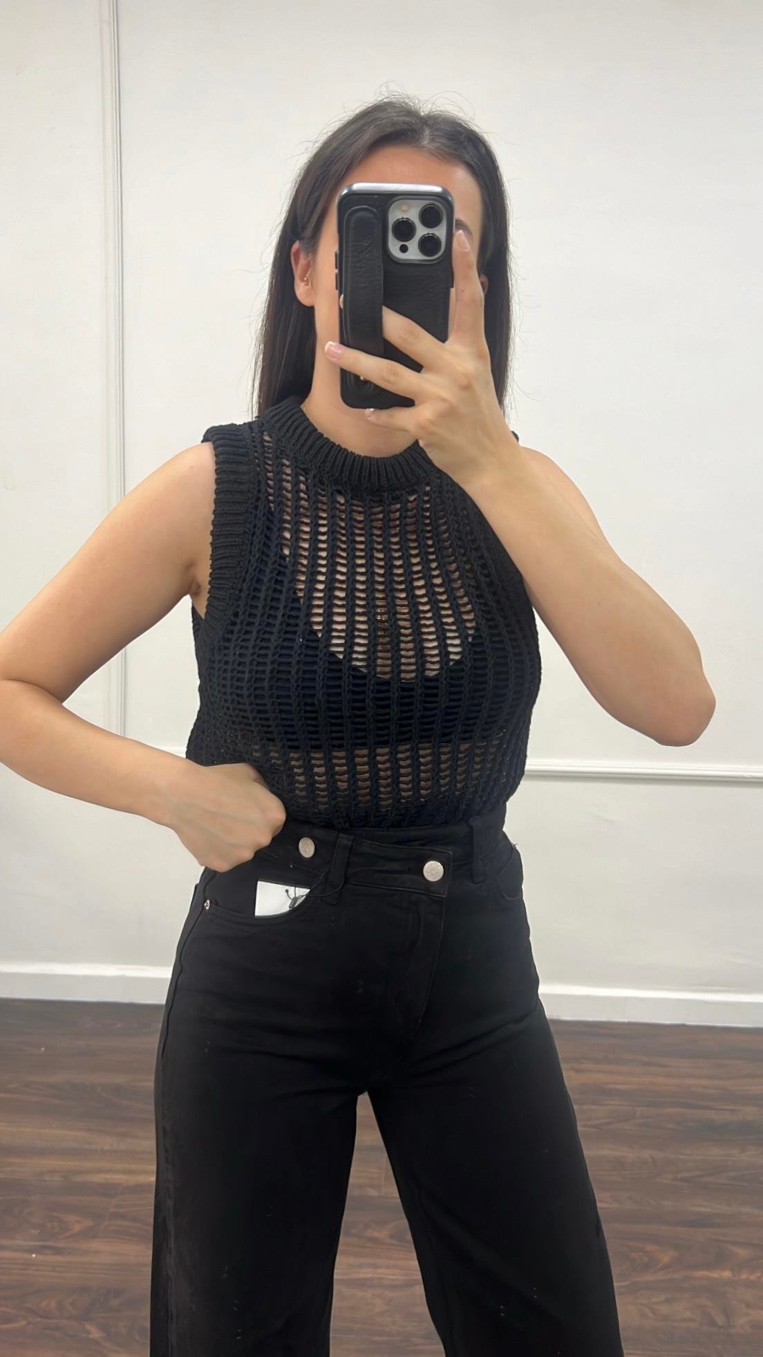 Marka Siyah Ajurlu Örme Yelek