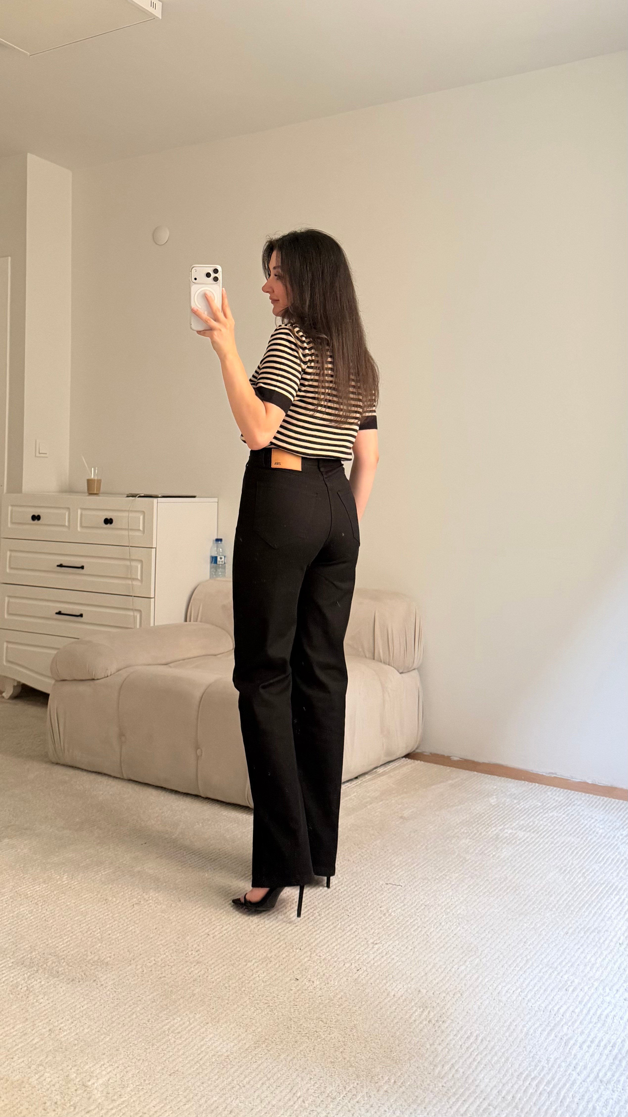 Marka Siyah Çimalı Düz Kesim Denim