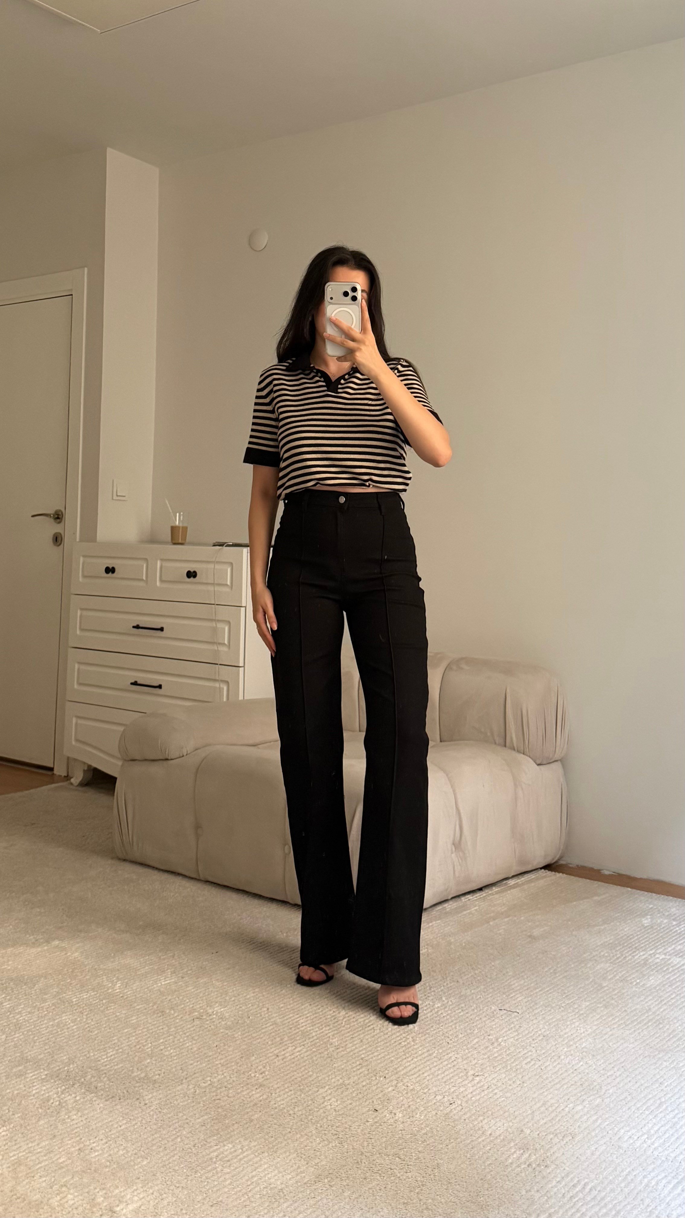 Marka Siyah Çimalı Düz Kesim Denim