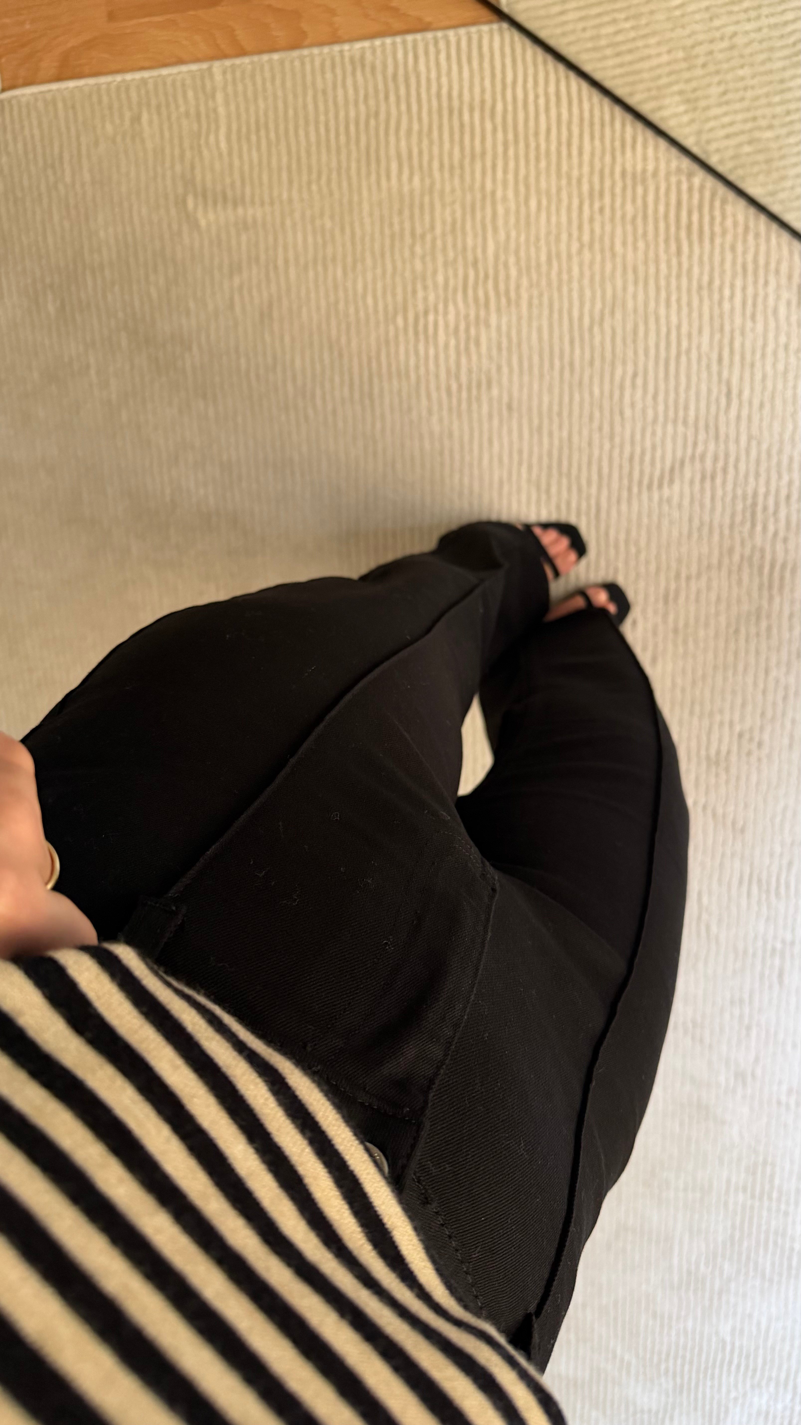 Marka Siyah Çimalı Düz Kesim Denim