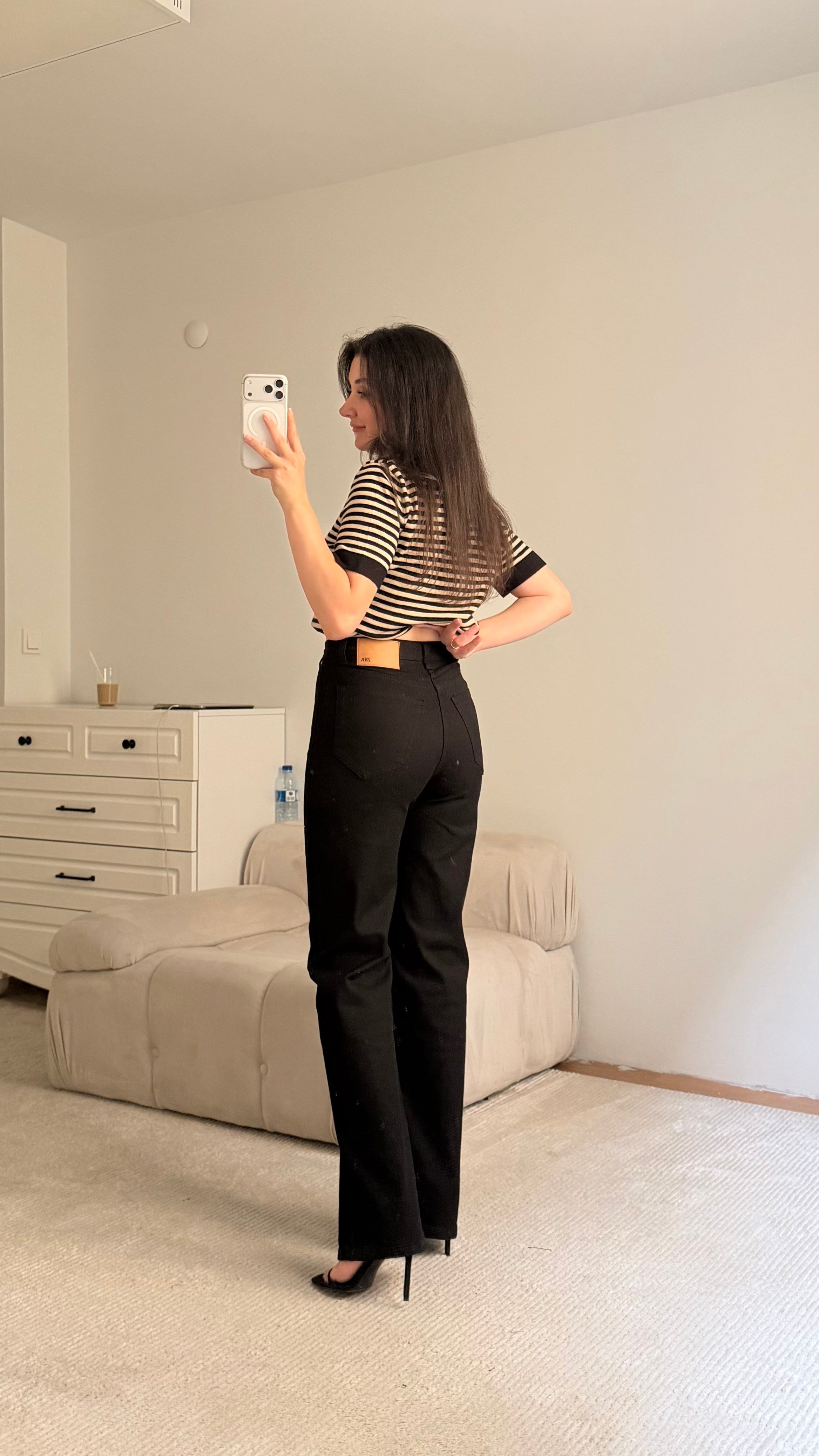 Marka Siyah Çimalı Düz Kesim Denim