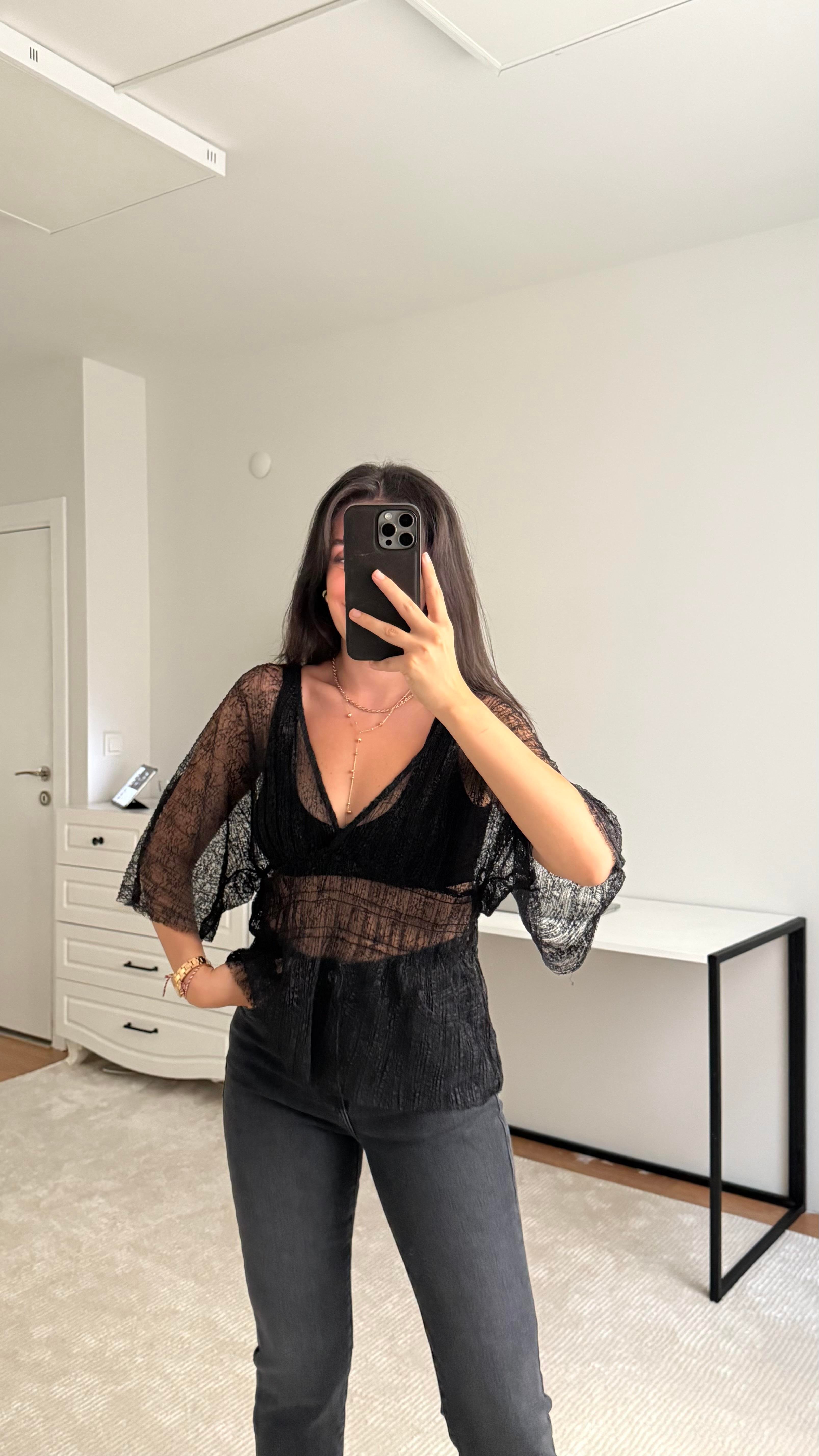 Marka Siyah Dantel Bluz