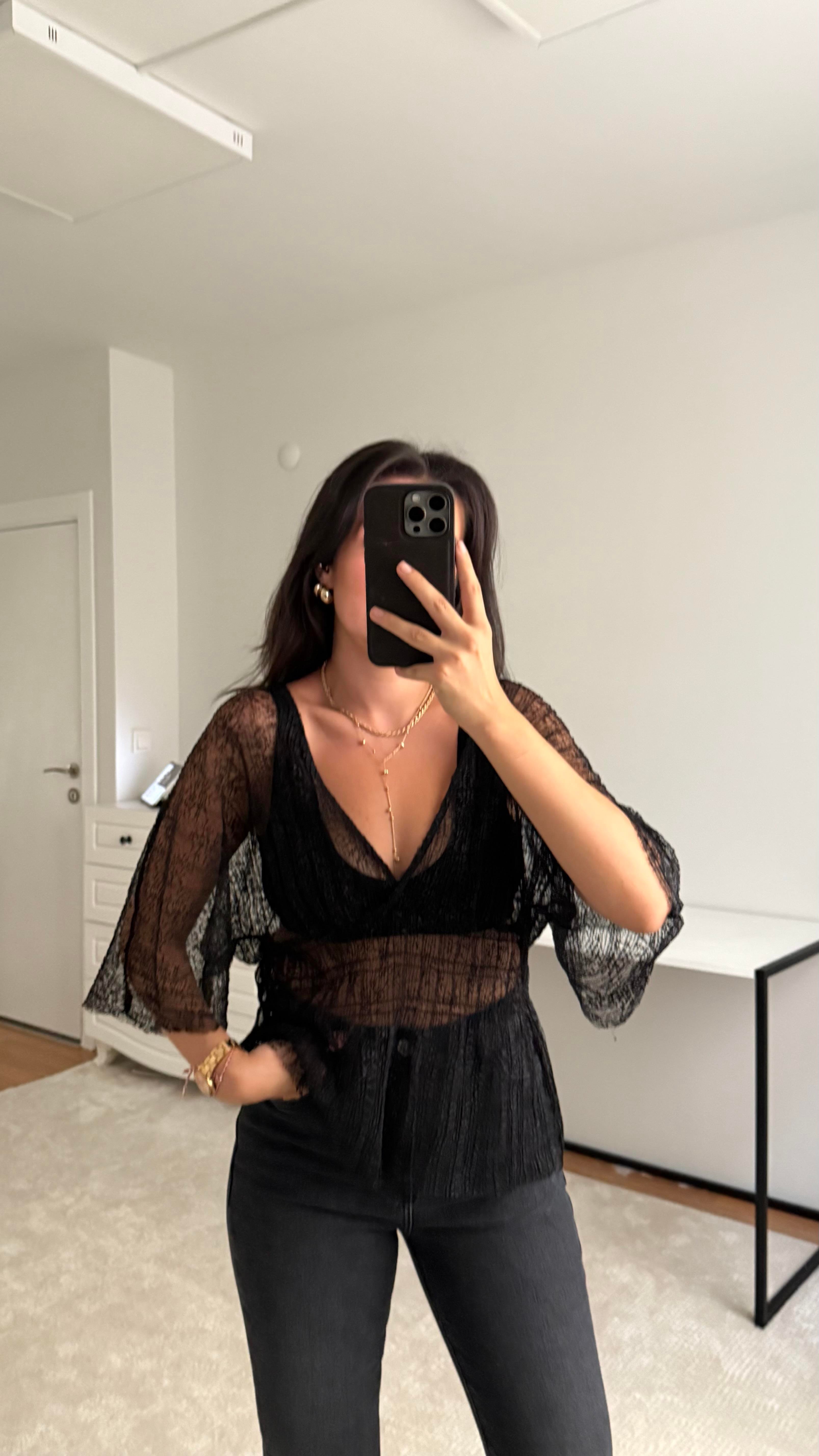 Marka Siyah Dantel Bluz