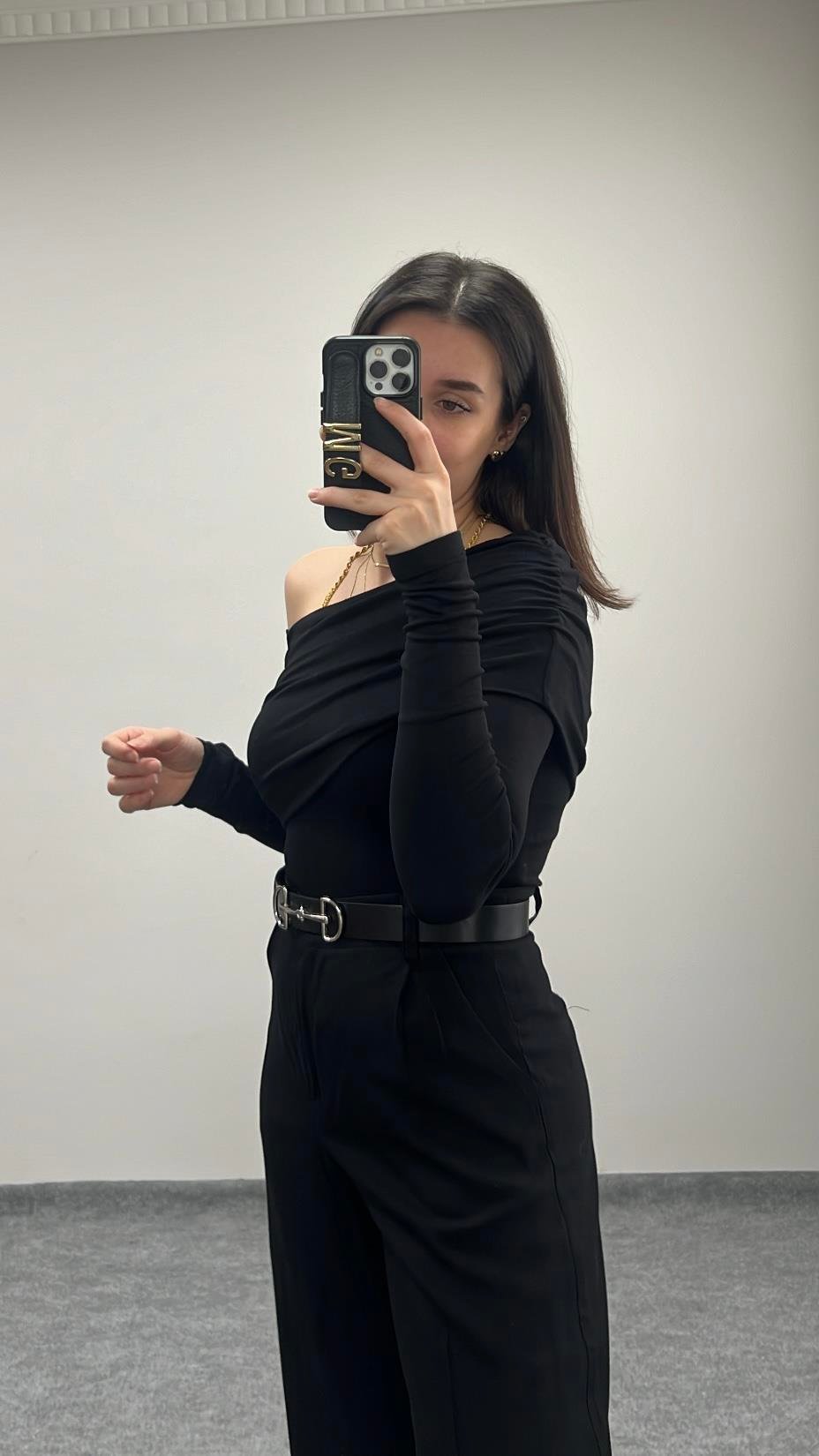 MARKA SİYAH DRAPE OMUZ DETAY BLUZ