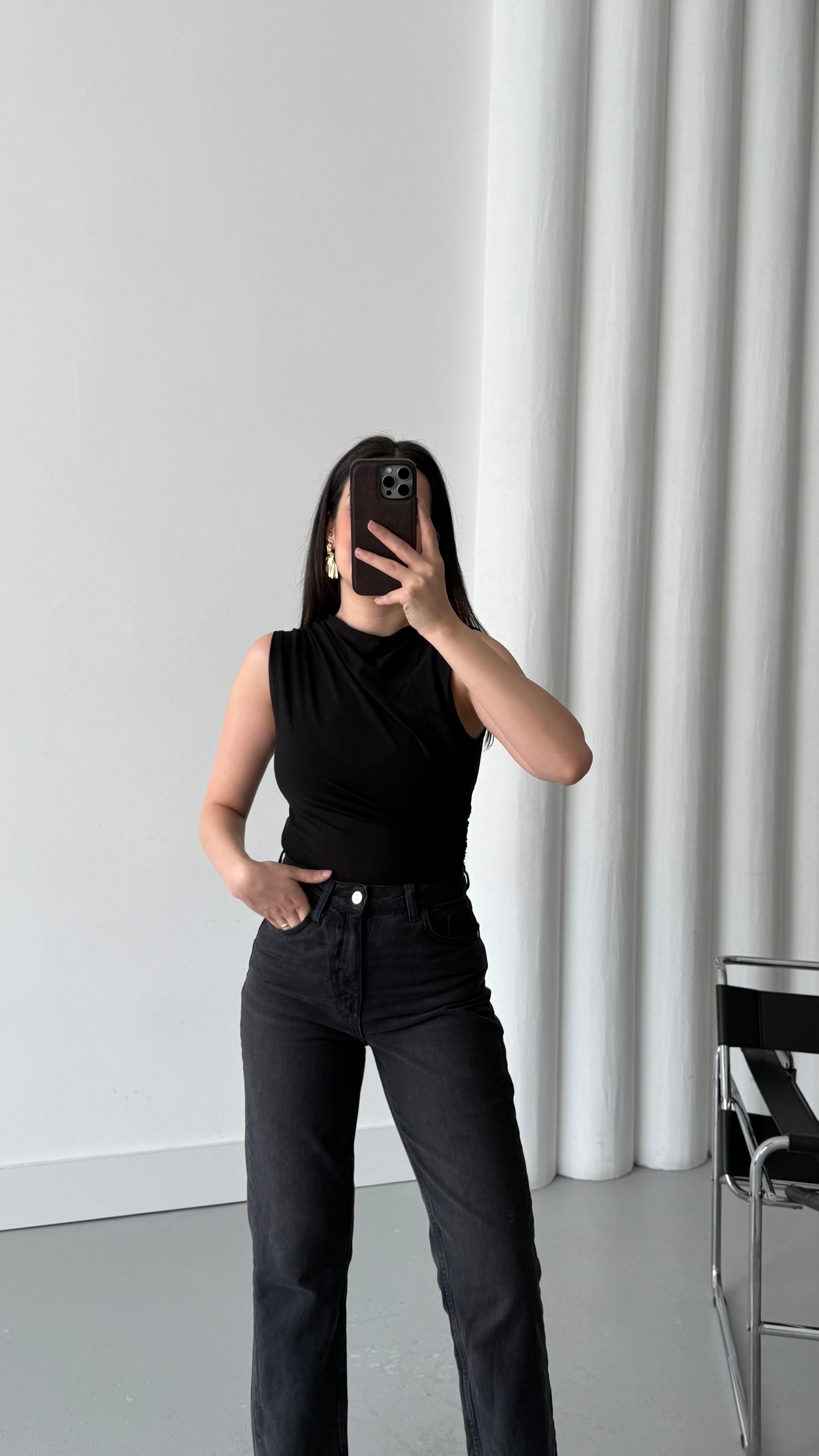 Marka Siyah Drapeli Bodysuit