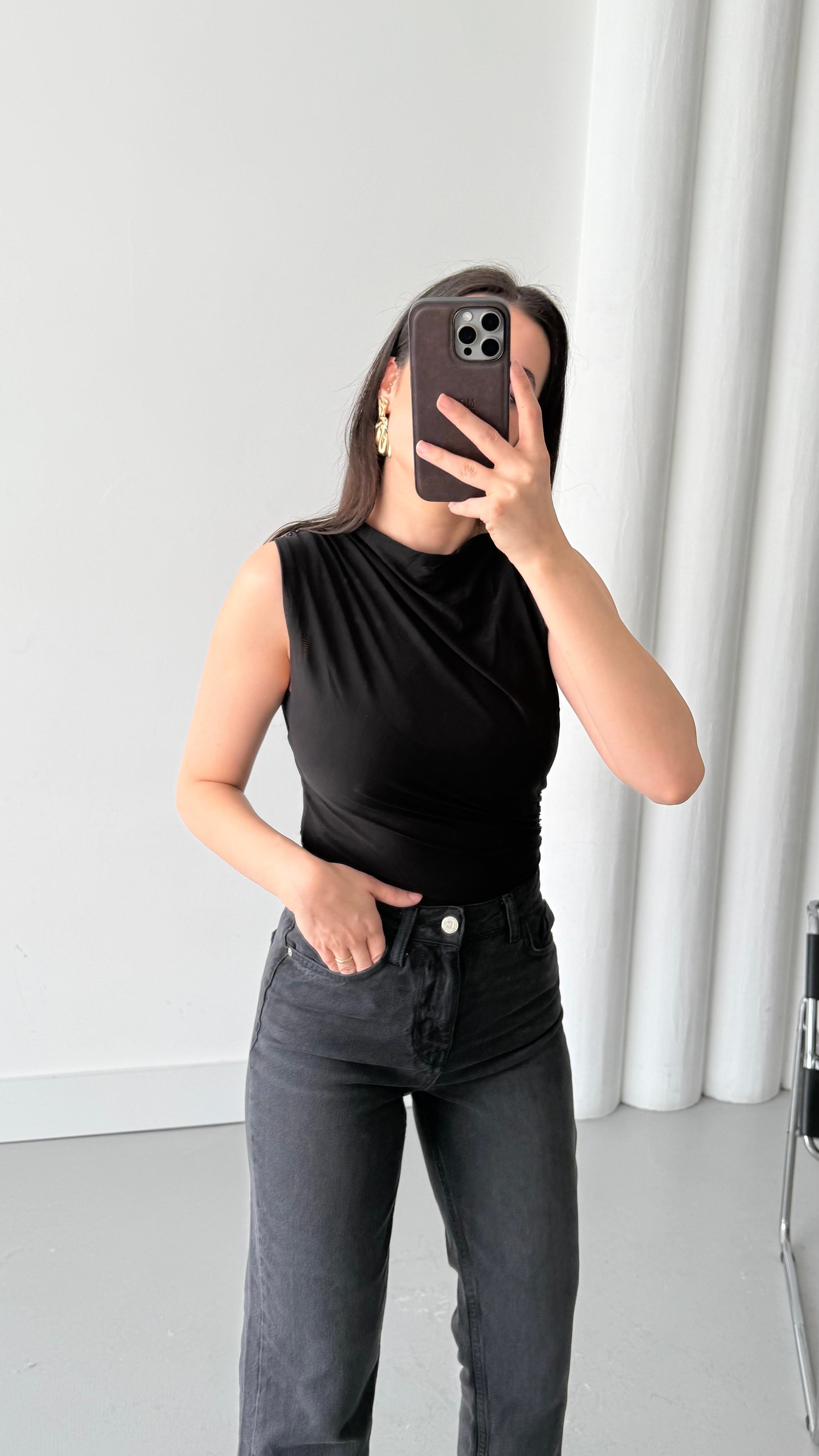 Marka Siyah Drapeli Bodysuit