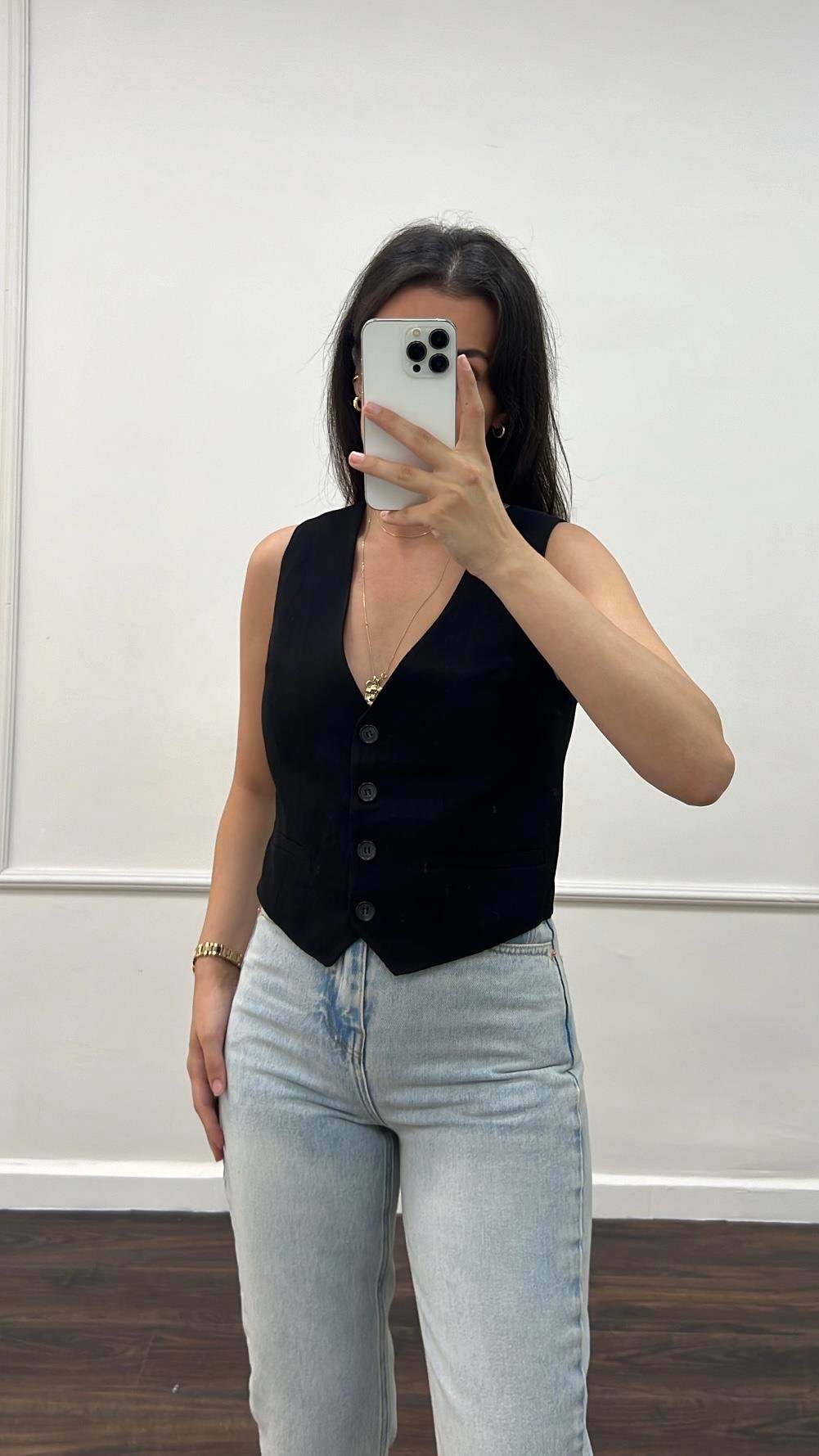 Marka Siyah Düğmeli Yelek