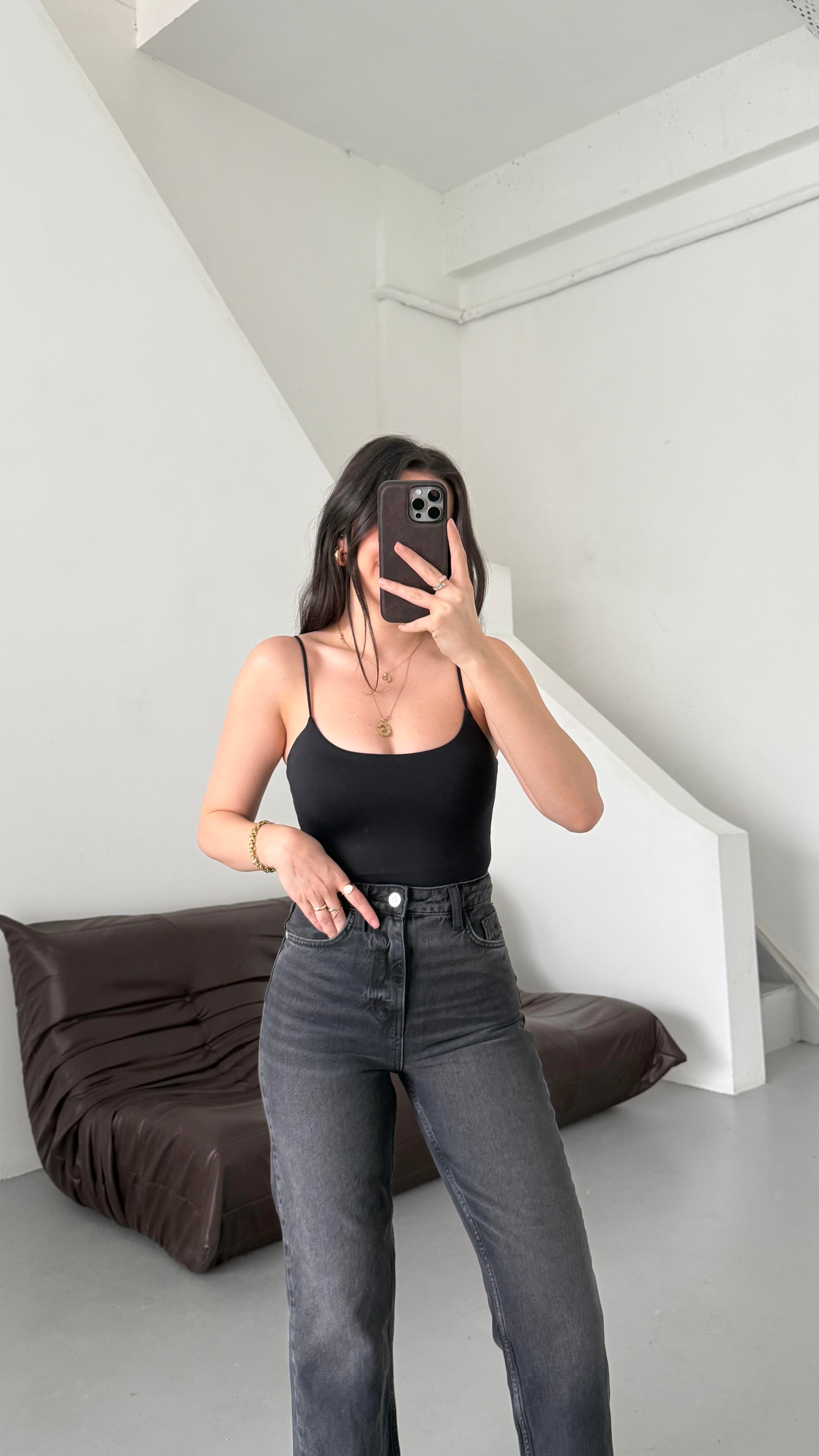 Marka Siyah İp Askılı Bodysuit