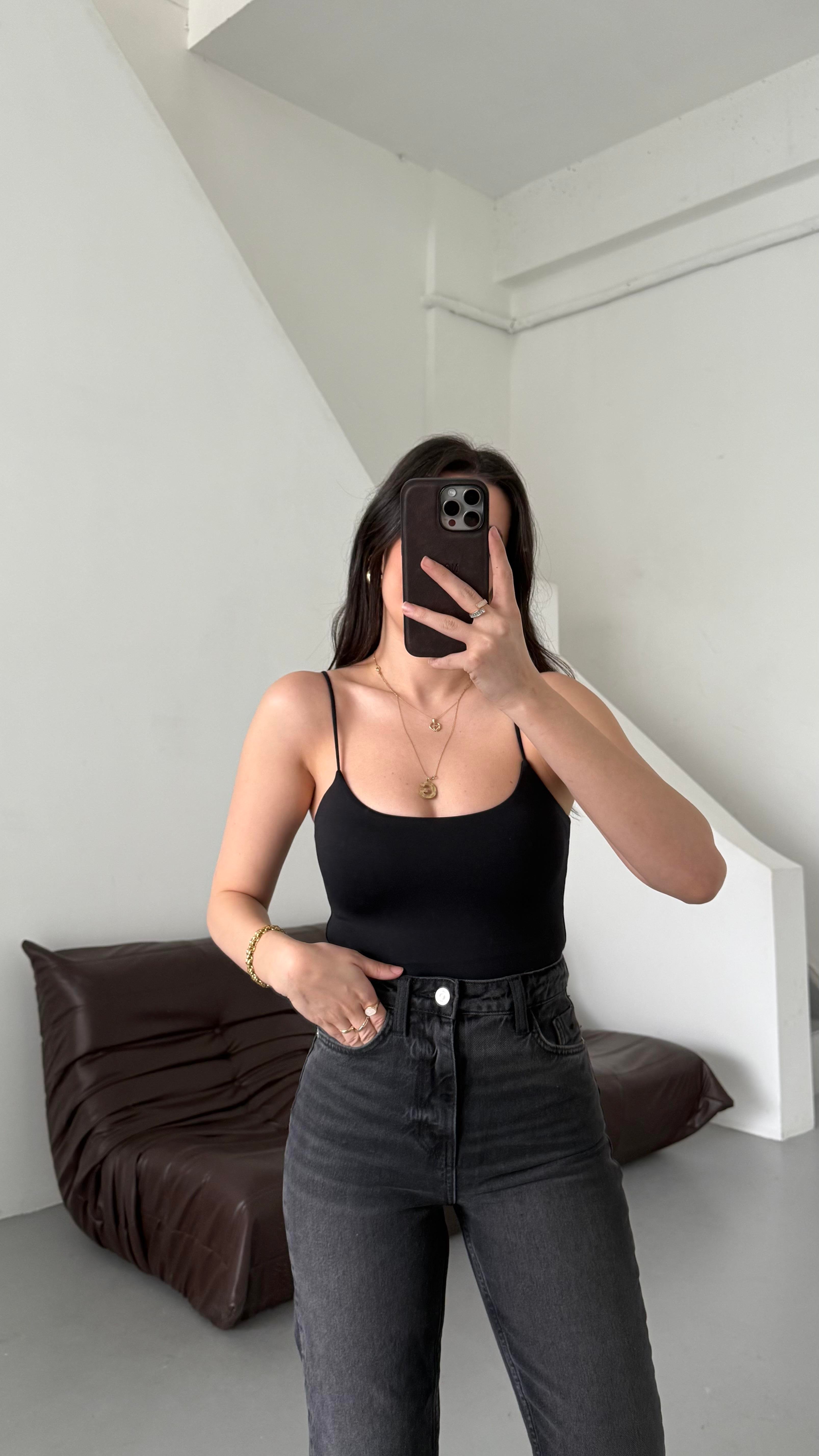 Marka Siyah İp Askılı Bodysuit