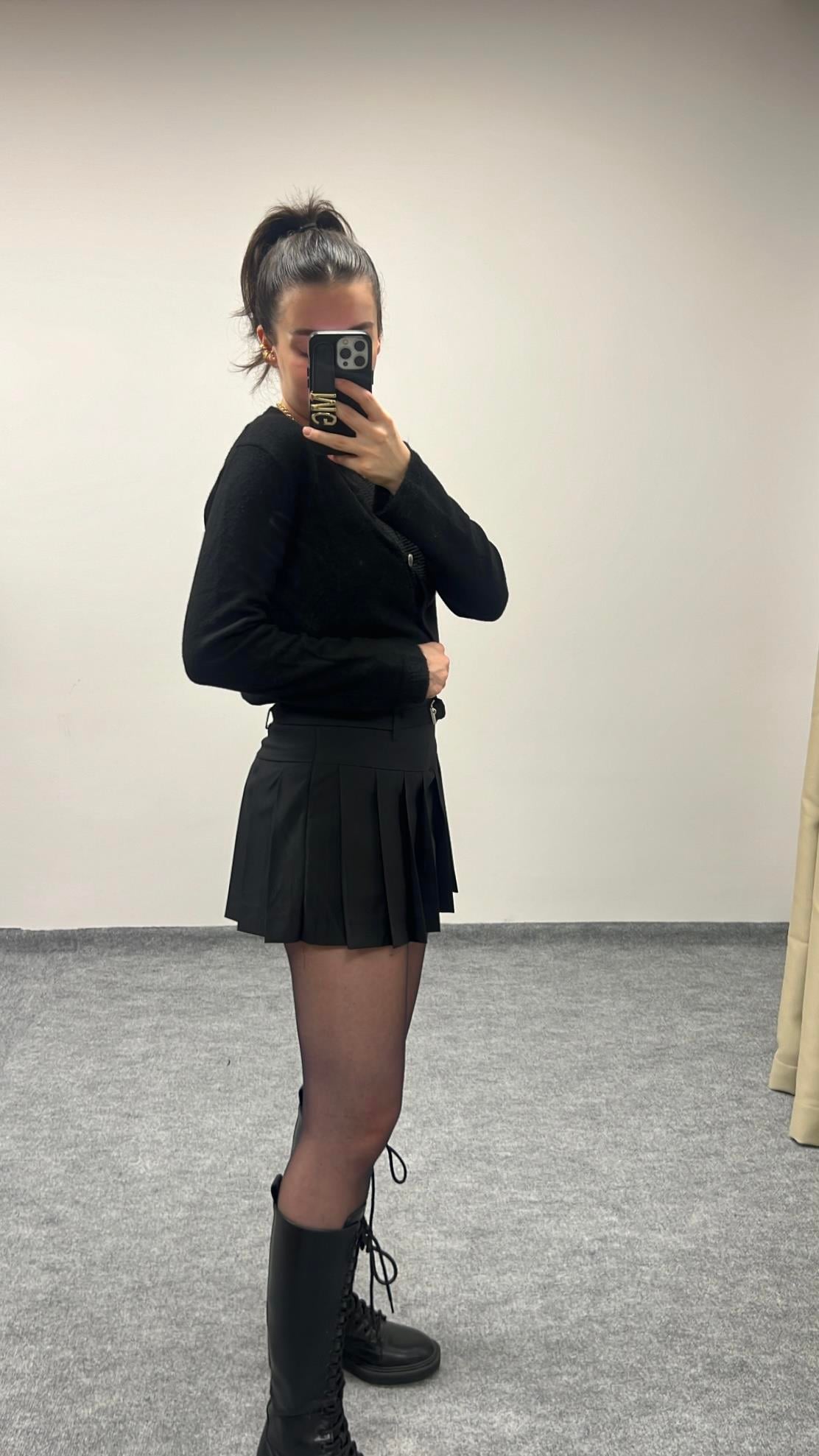 MARKA SİYAH KALIN PİLELİ ŞORT ETEK